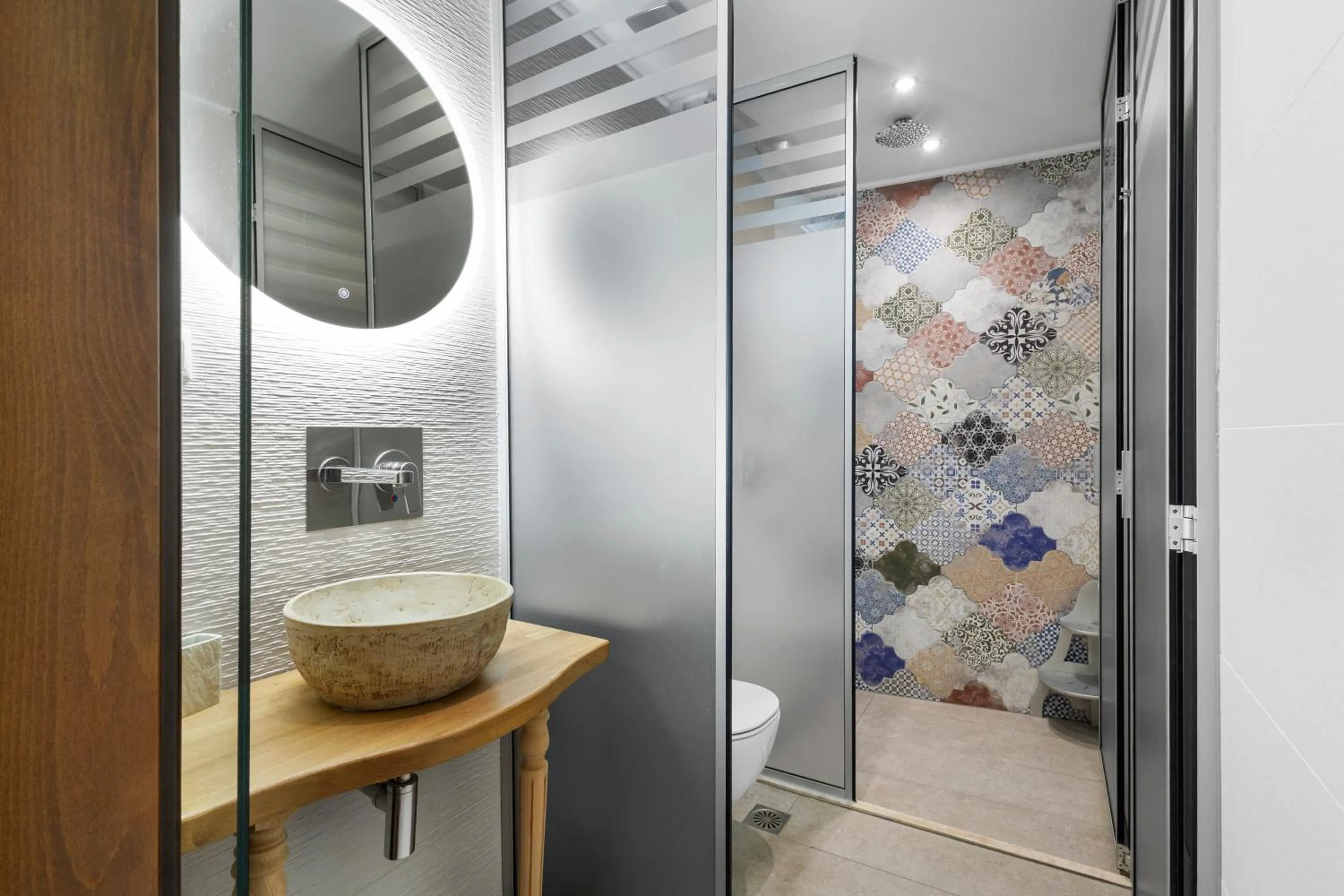 Bathroom in Belmondo Hotel