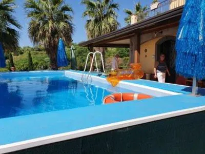 Swimming pool in La Casa del Melograno