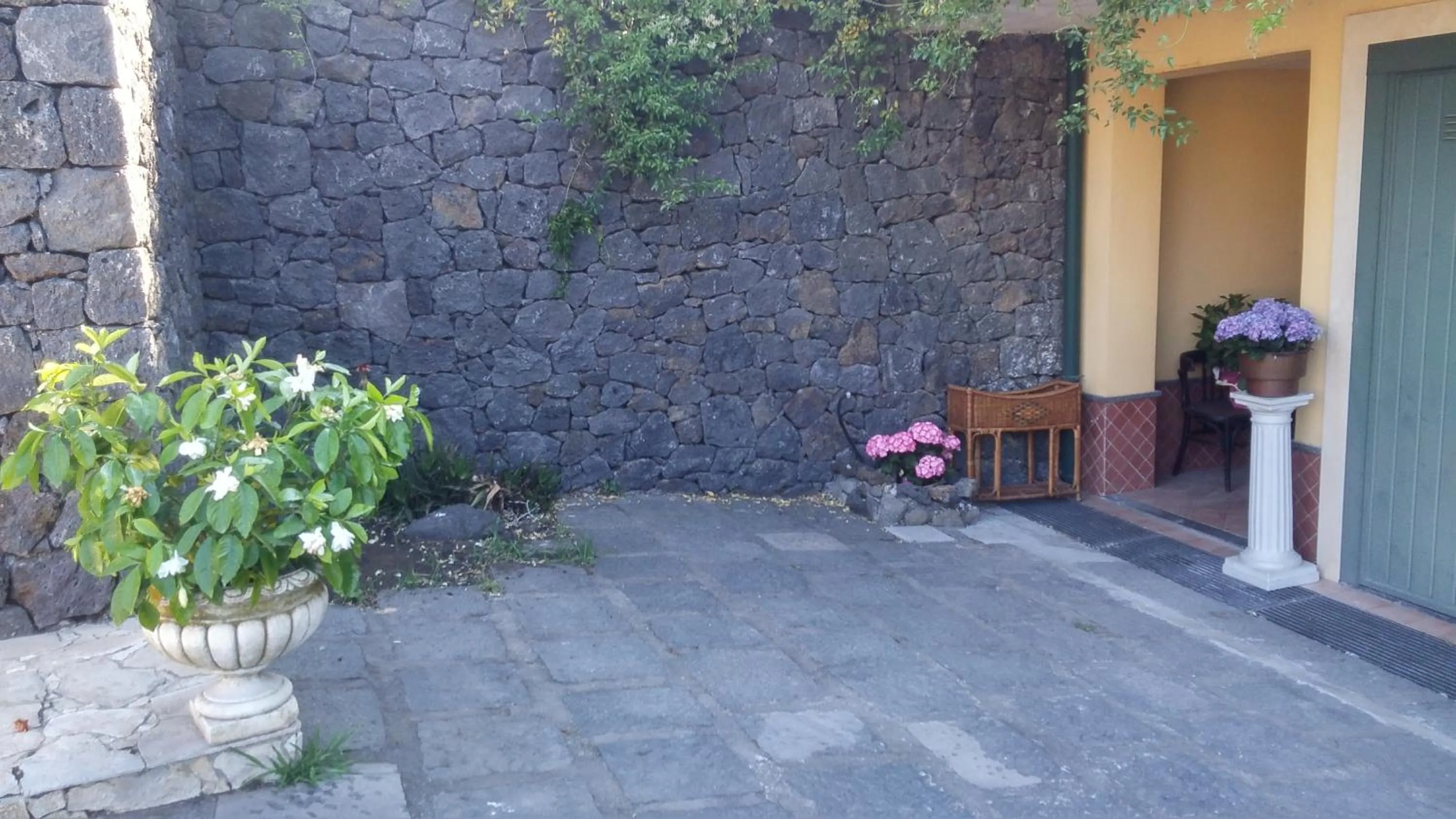 Facade/entrance in La Casa del Melograno