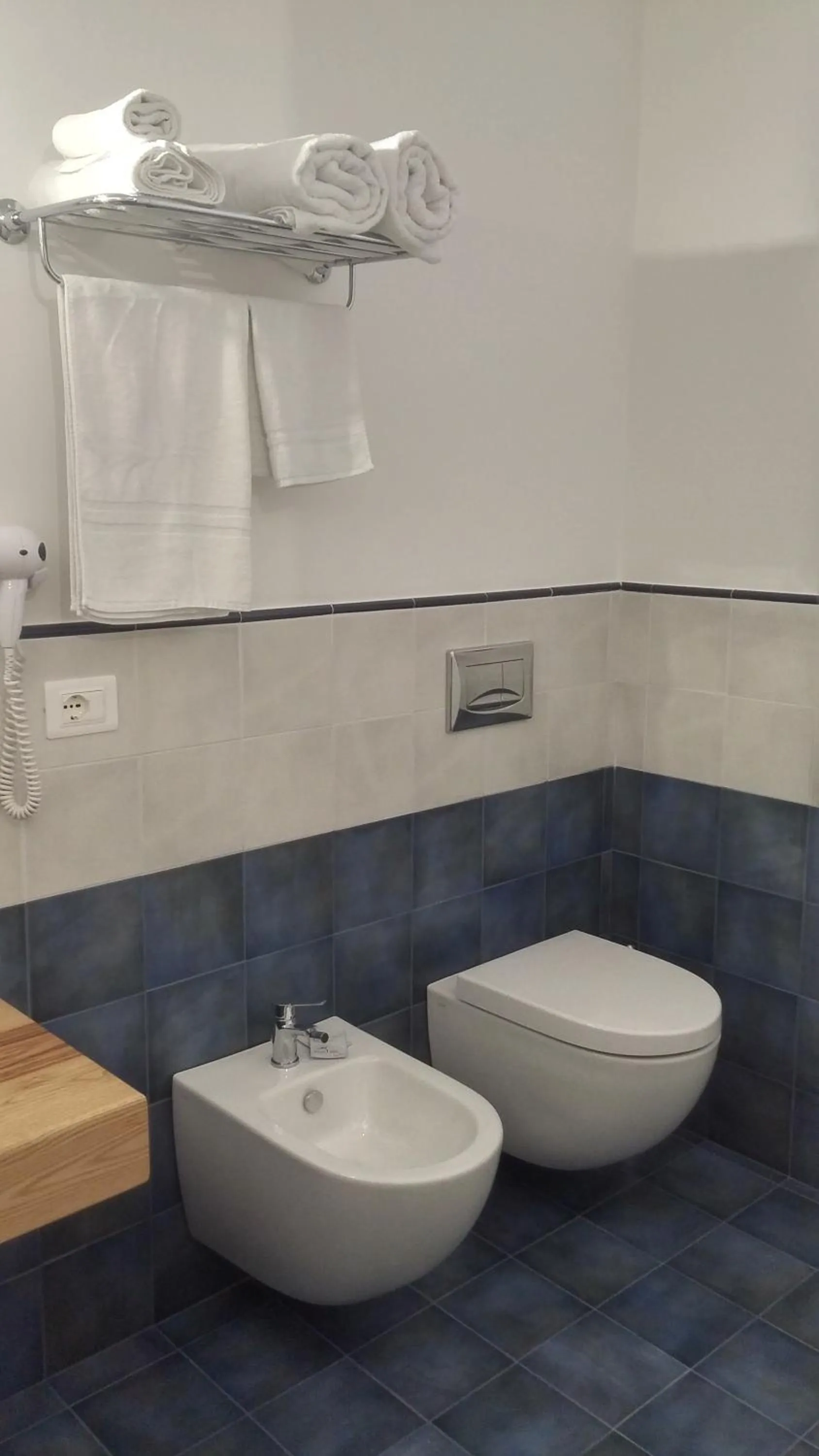 Toilet in La Casa del Melograno