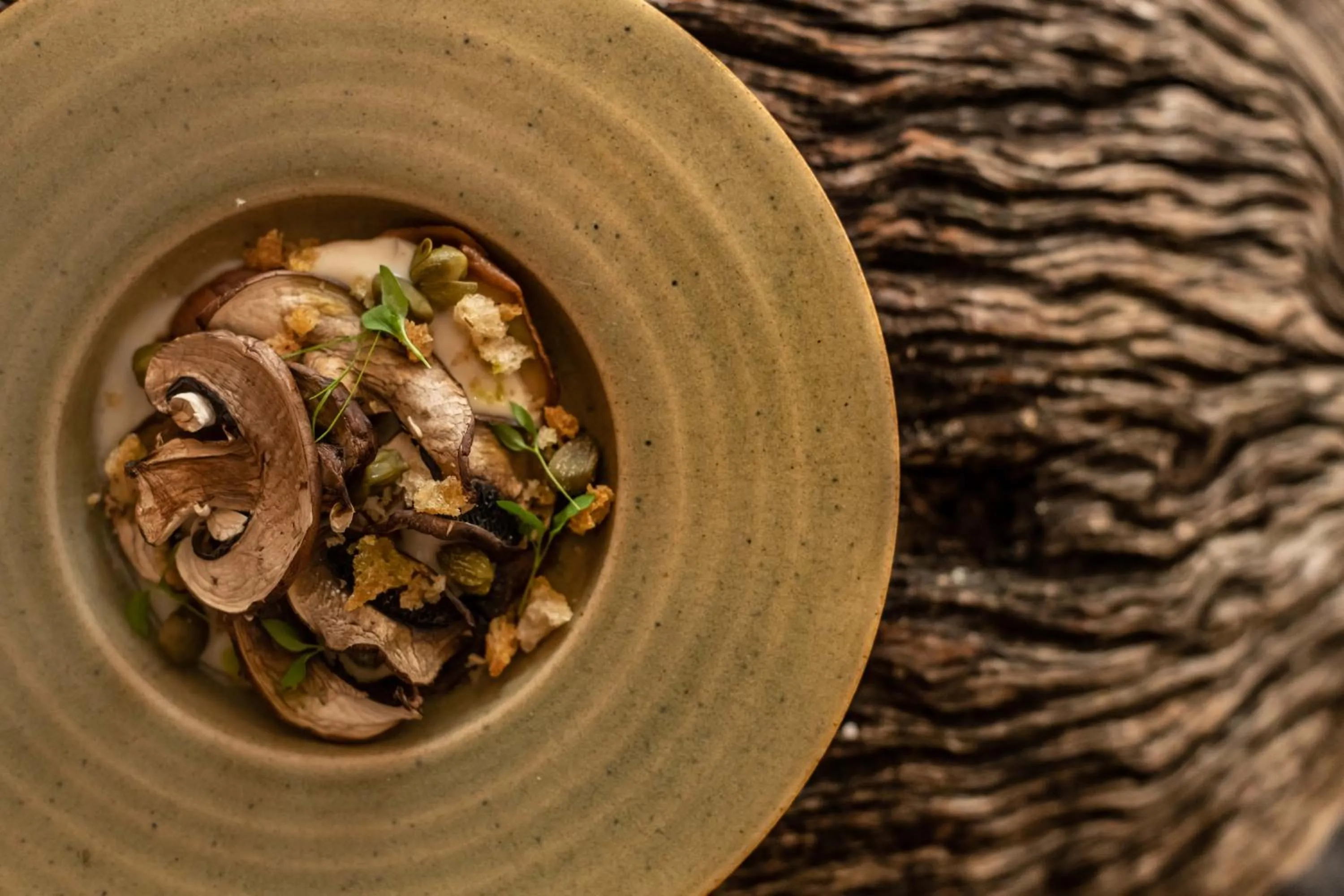 Restaurant/places to eat in Azur Hotel & Spa