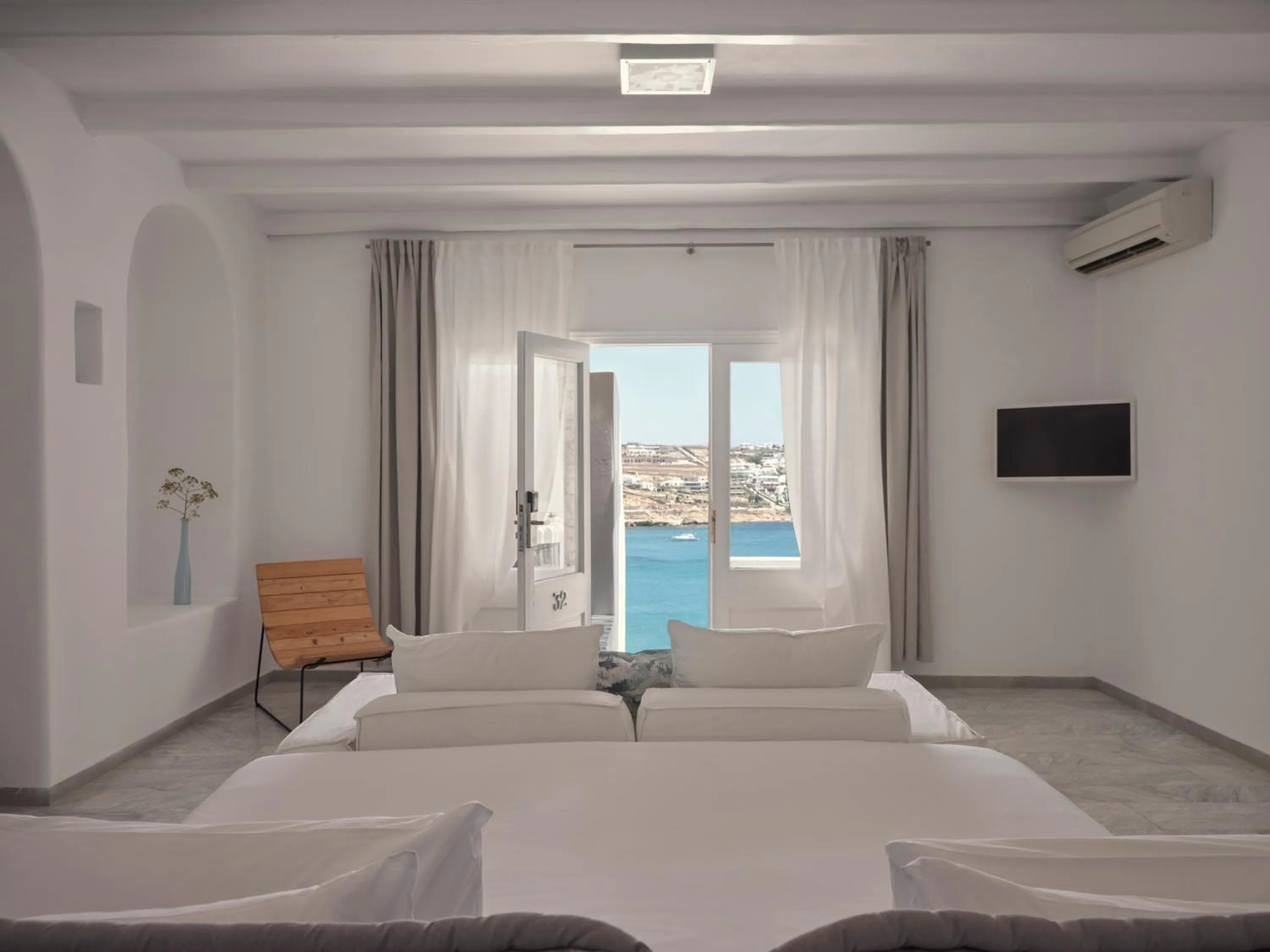 Bed in Pietra e Mare - Mykonos Moments