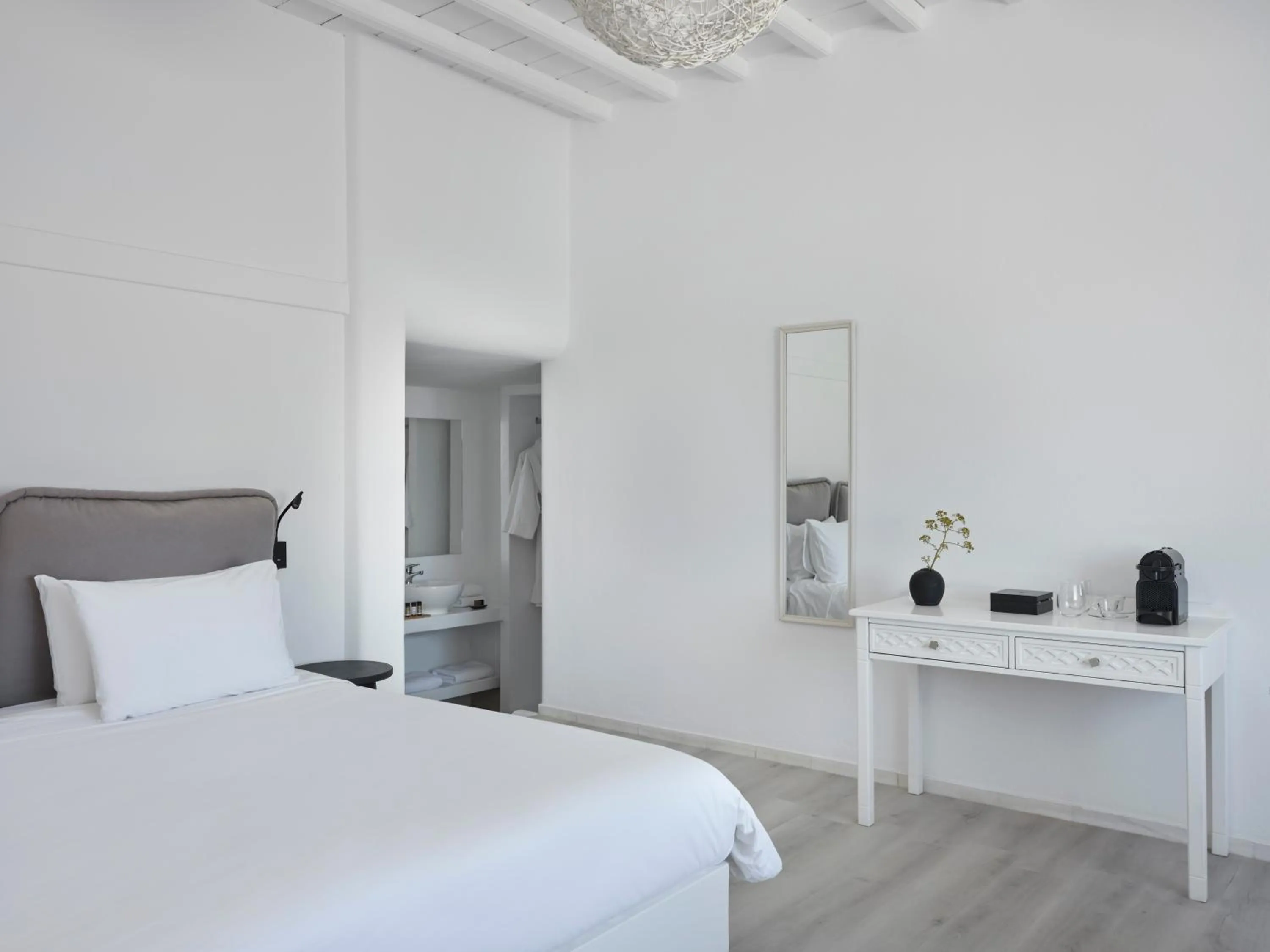 Bed in Pietra e Mare - Mykonos Moments