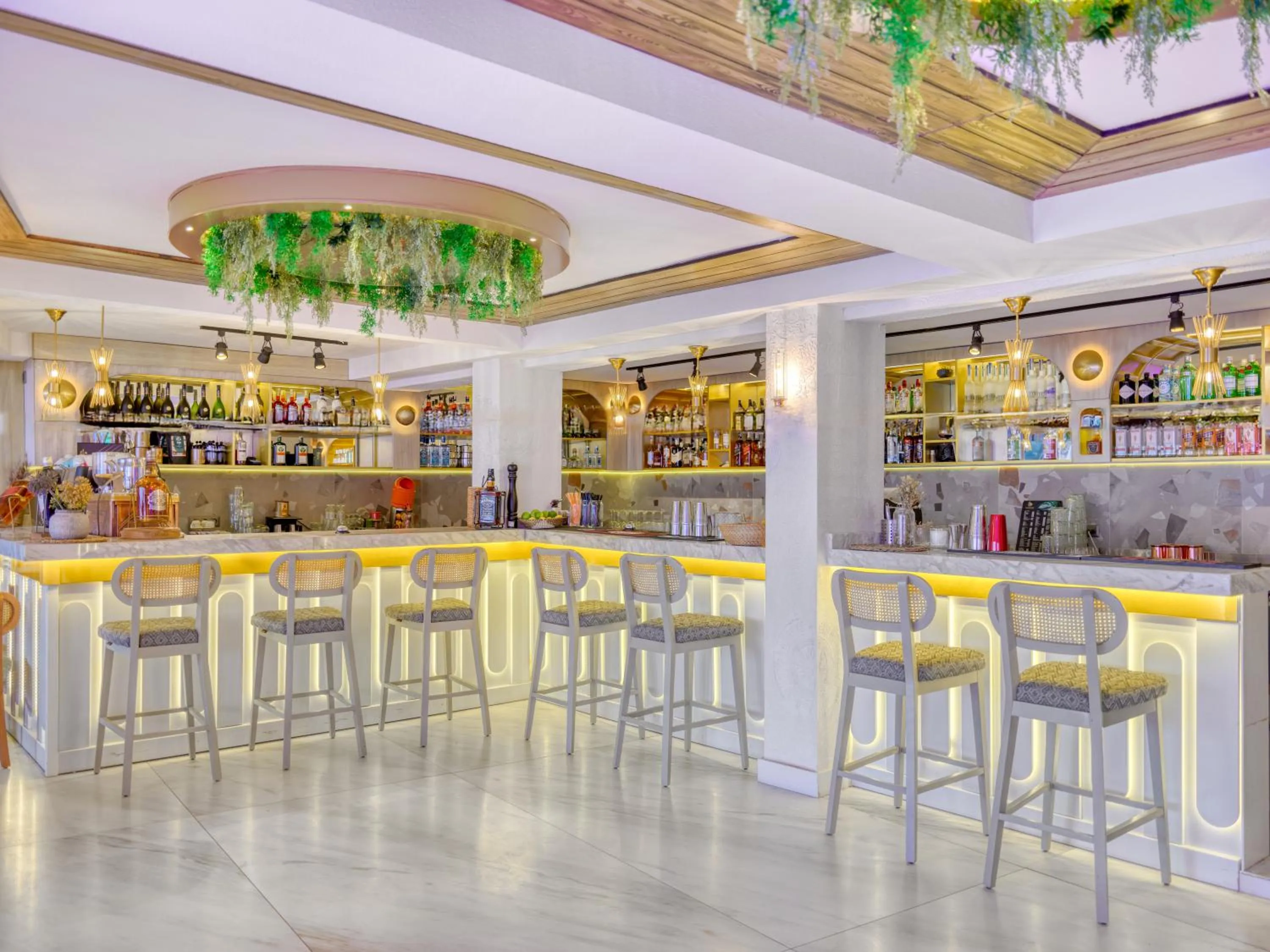 Lounge or bar in Royalisa Palmiye Beach Hotel Adult Only