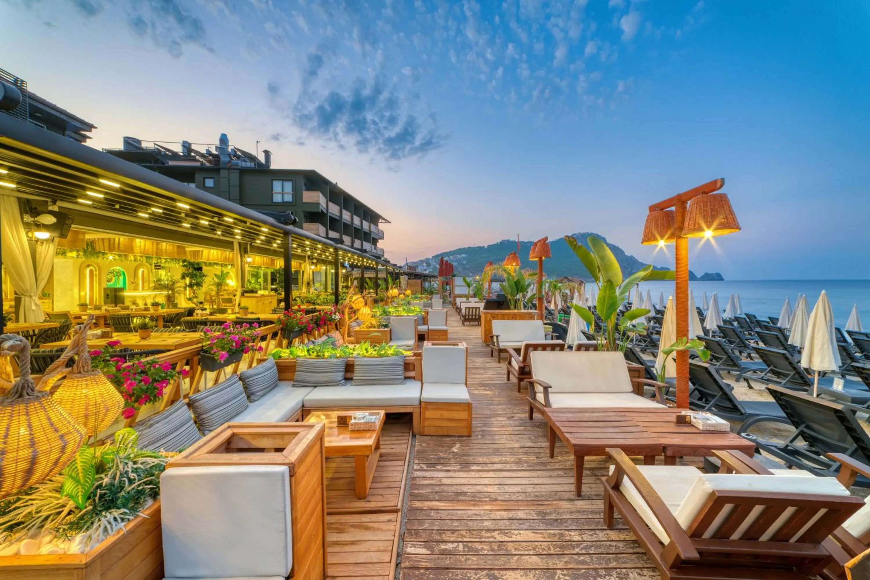 Restaurant/places to eat in Royalisa Palmiye Beach Hotel Adult Only