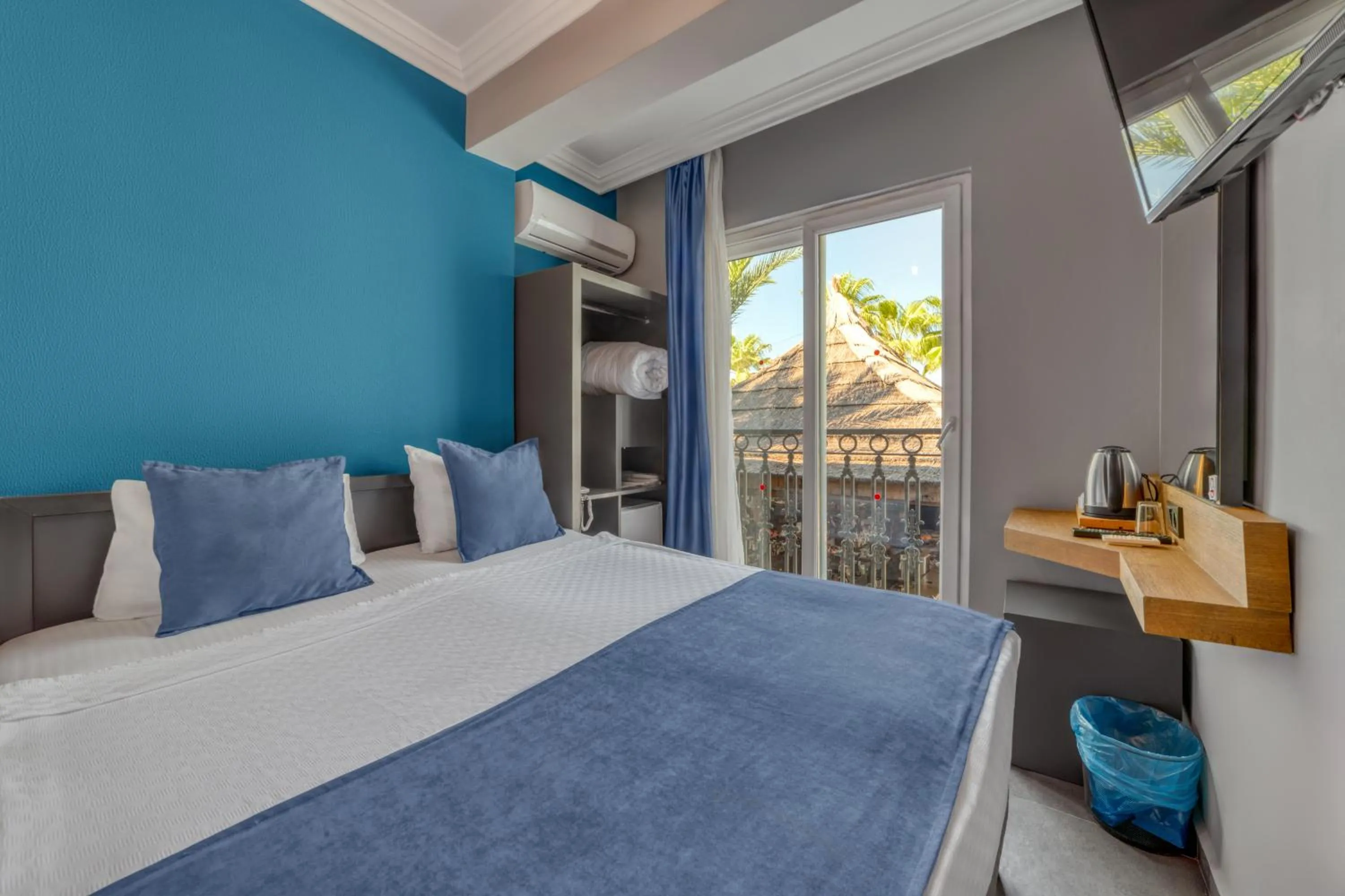 Bed in Royalisa Palmiye Beach Hotel Adult Only