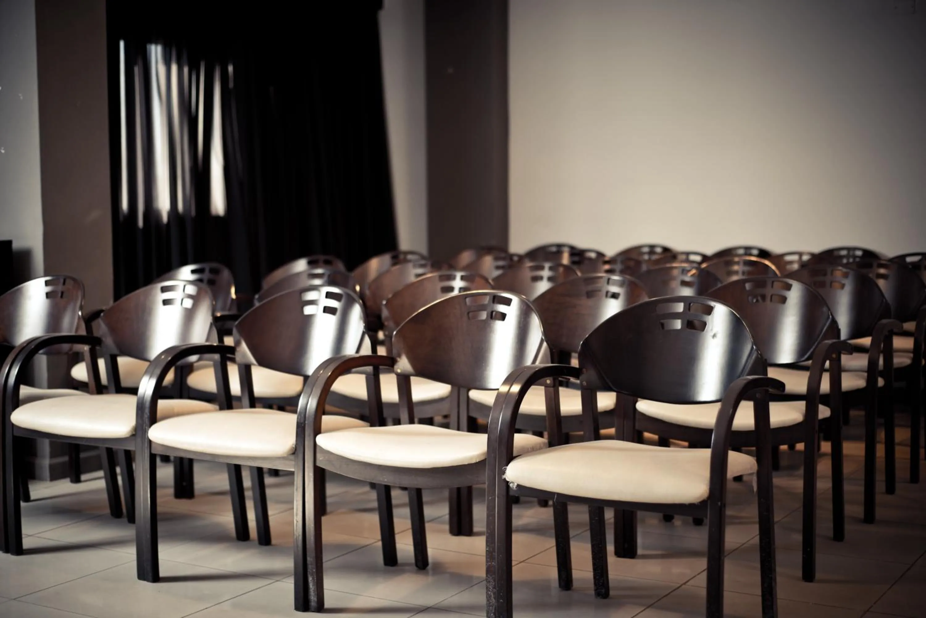 Business facilities in Del Fundador