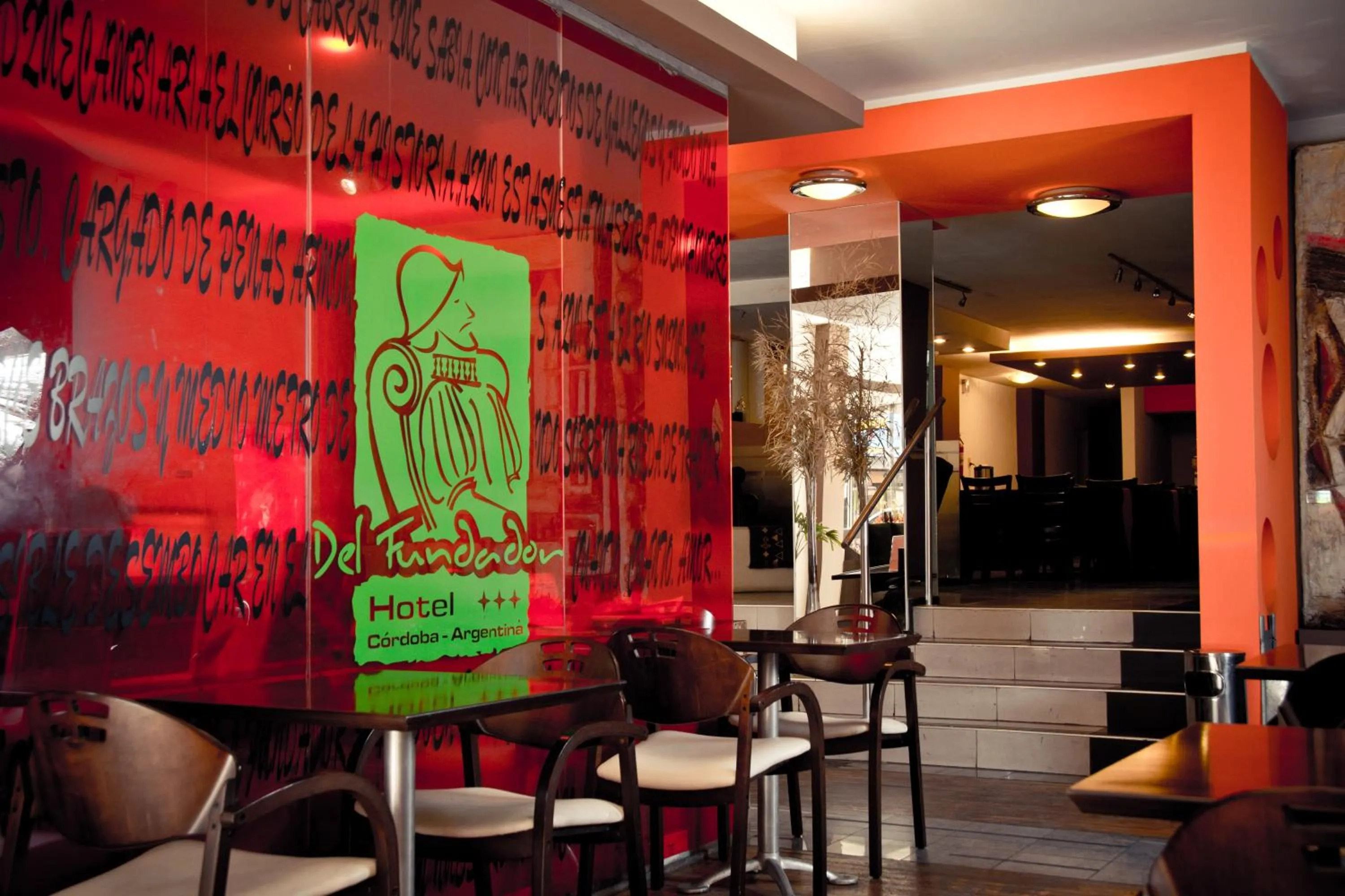 Restaurant/places to eat in Del Fundador