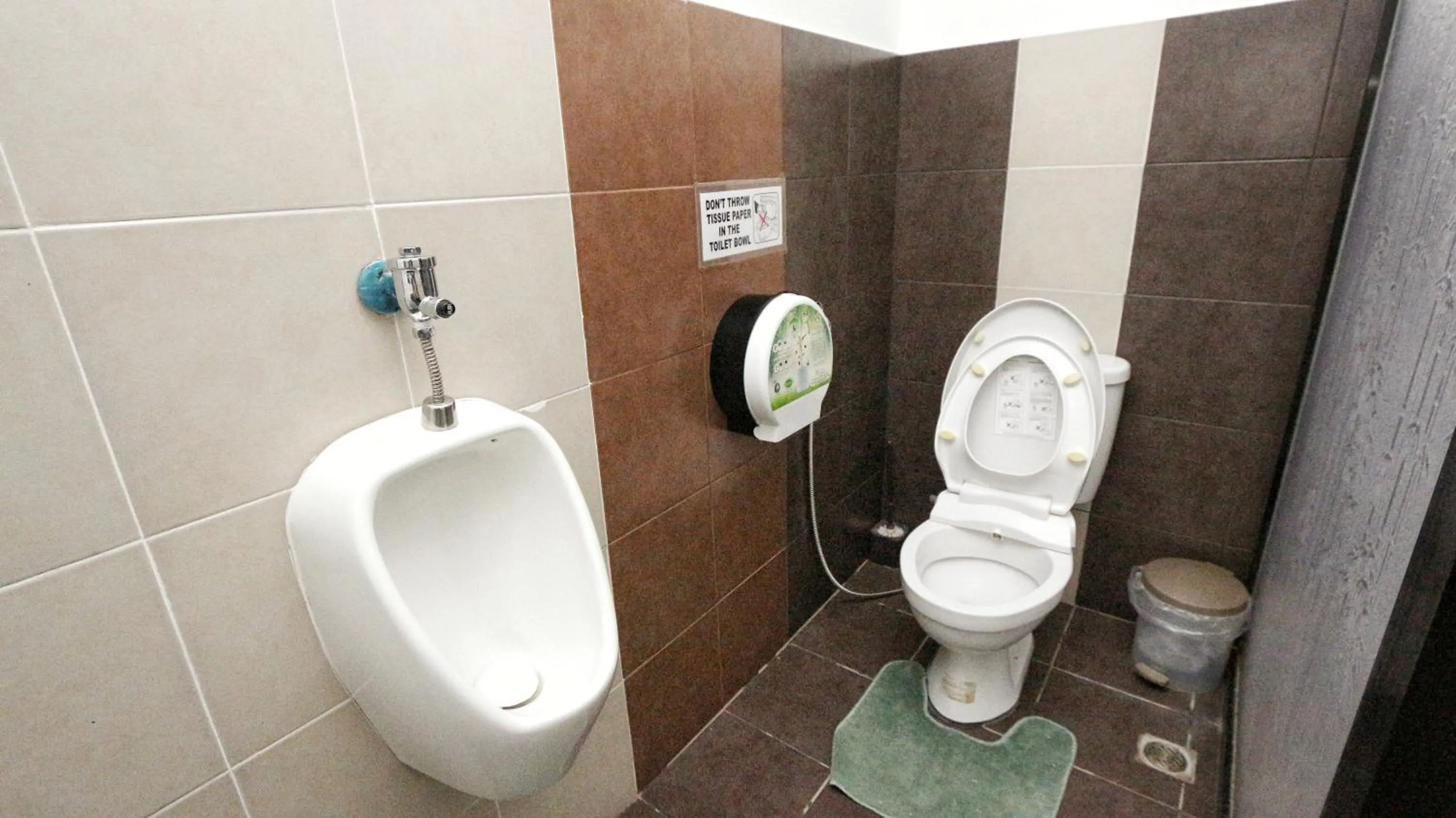 Shower in Noni's Resort