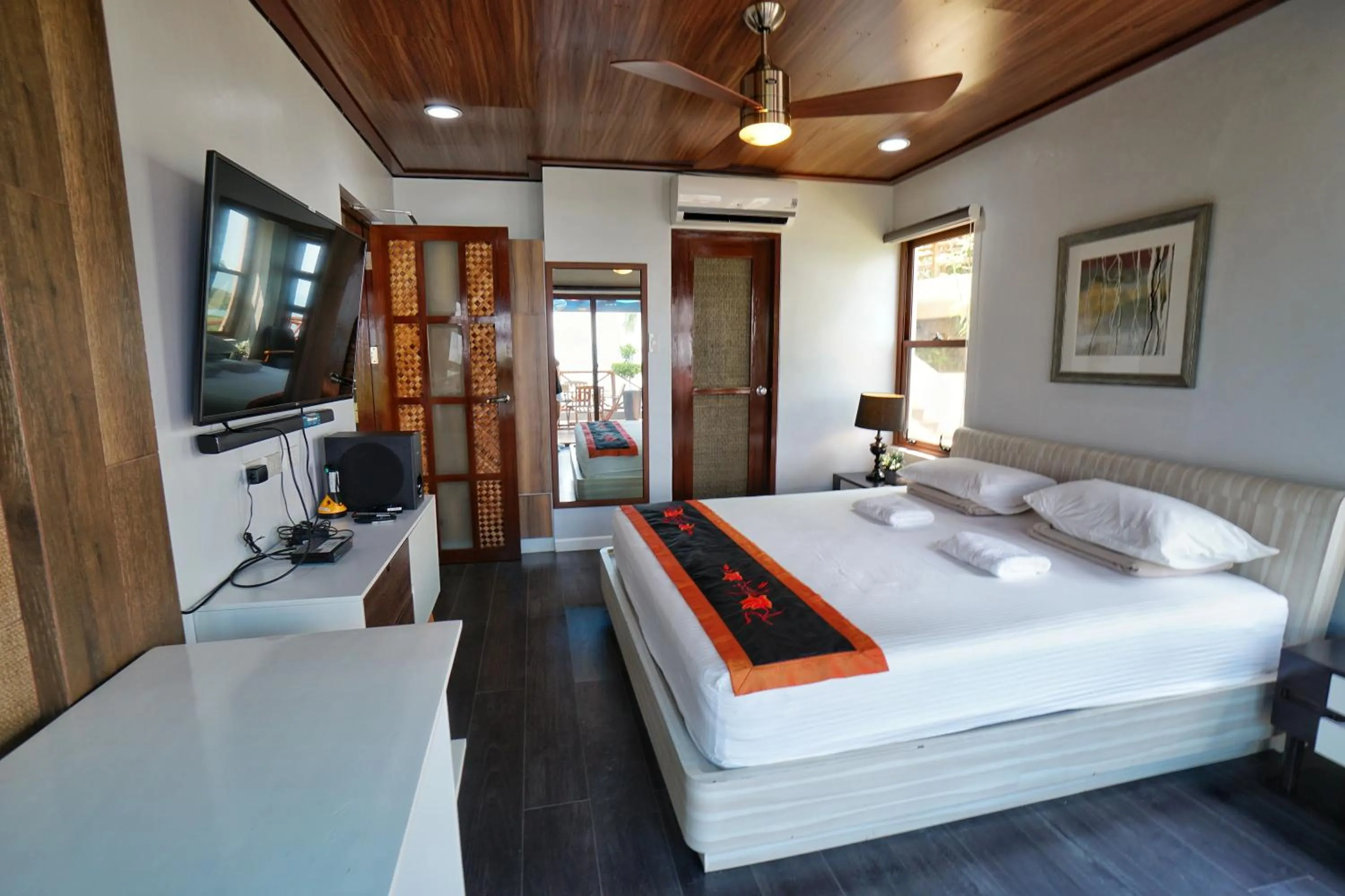 Bed in Noni's Resort