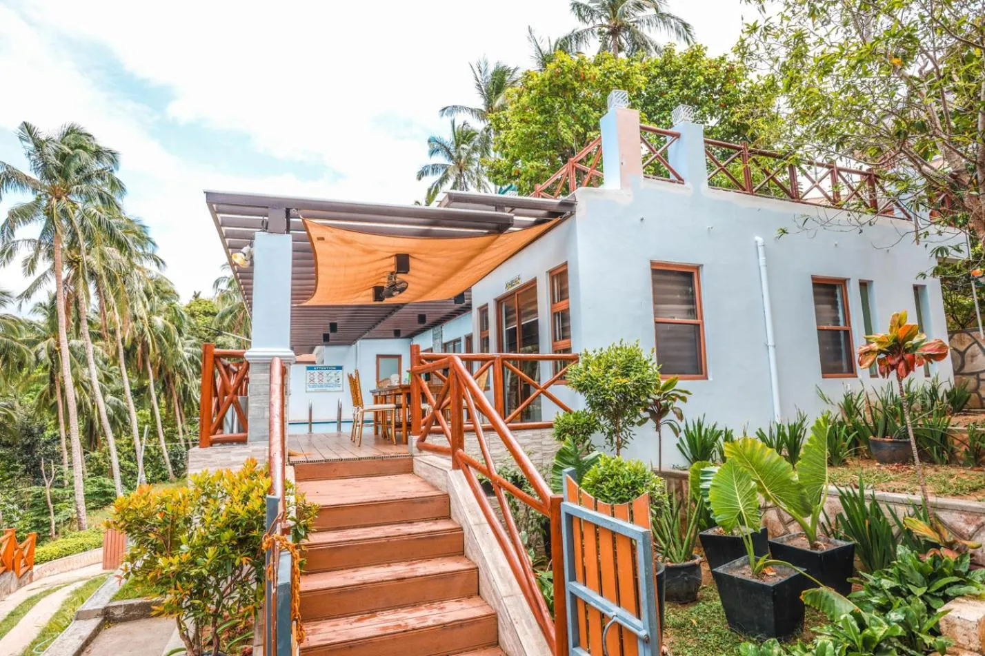 Photo of the whole room in Noni's Resort