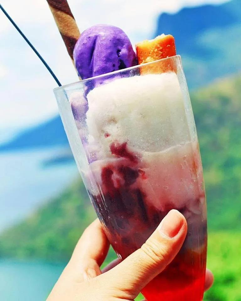 Food and drinks in Noni's Resort