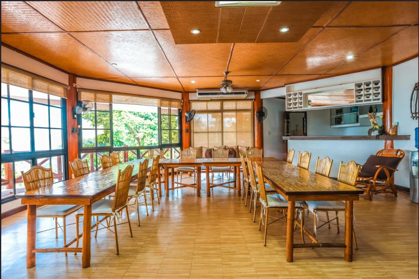 Coffee/tea facilities in Noni's Resort