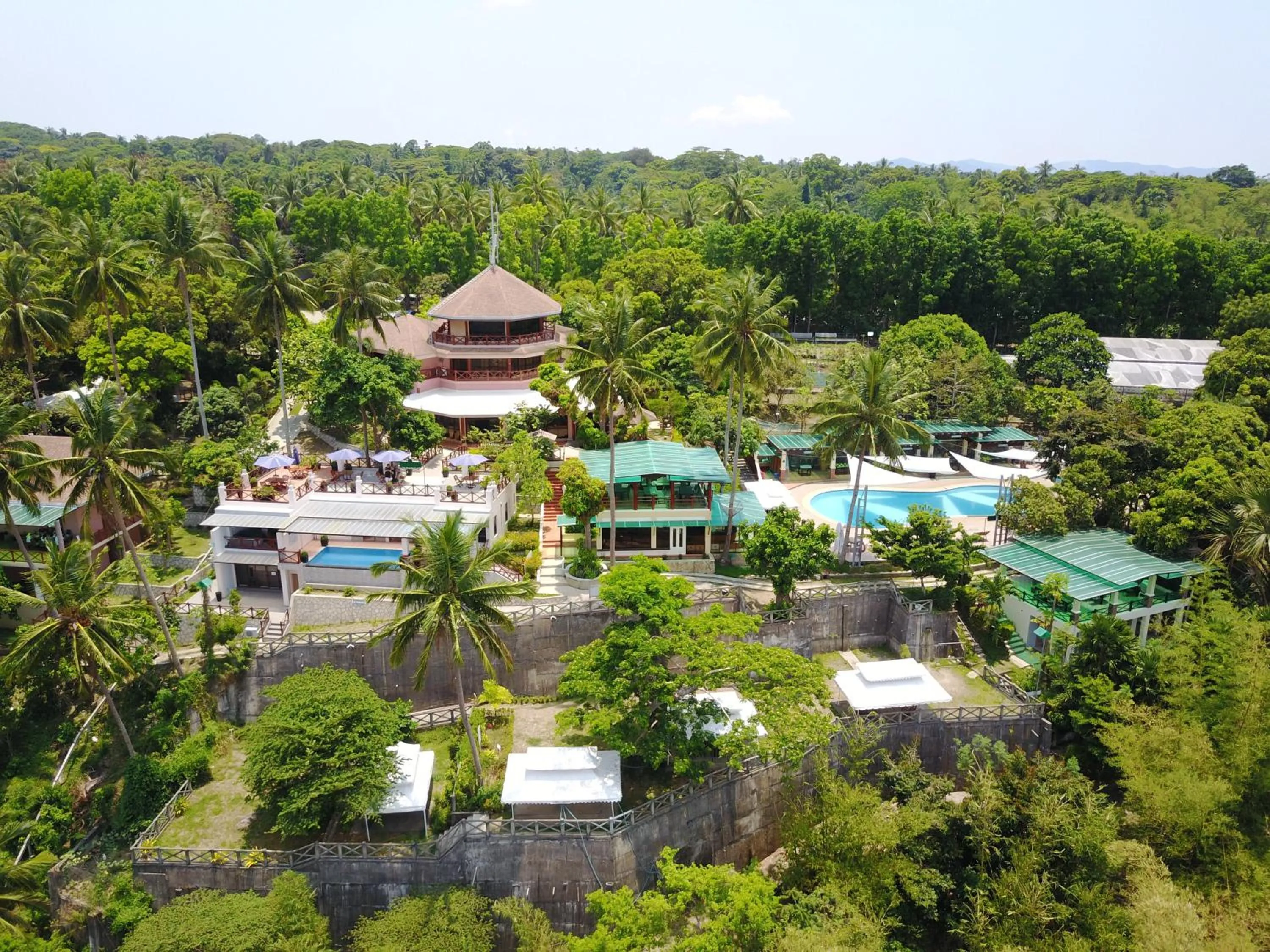 Restaurant/places to eat in Noni's Resort