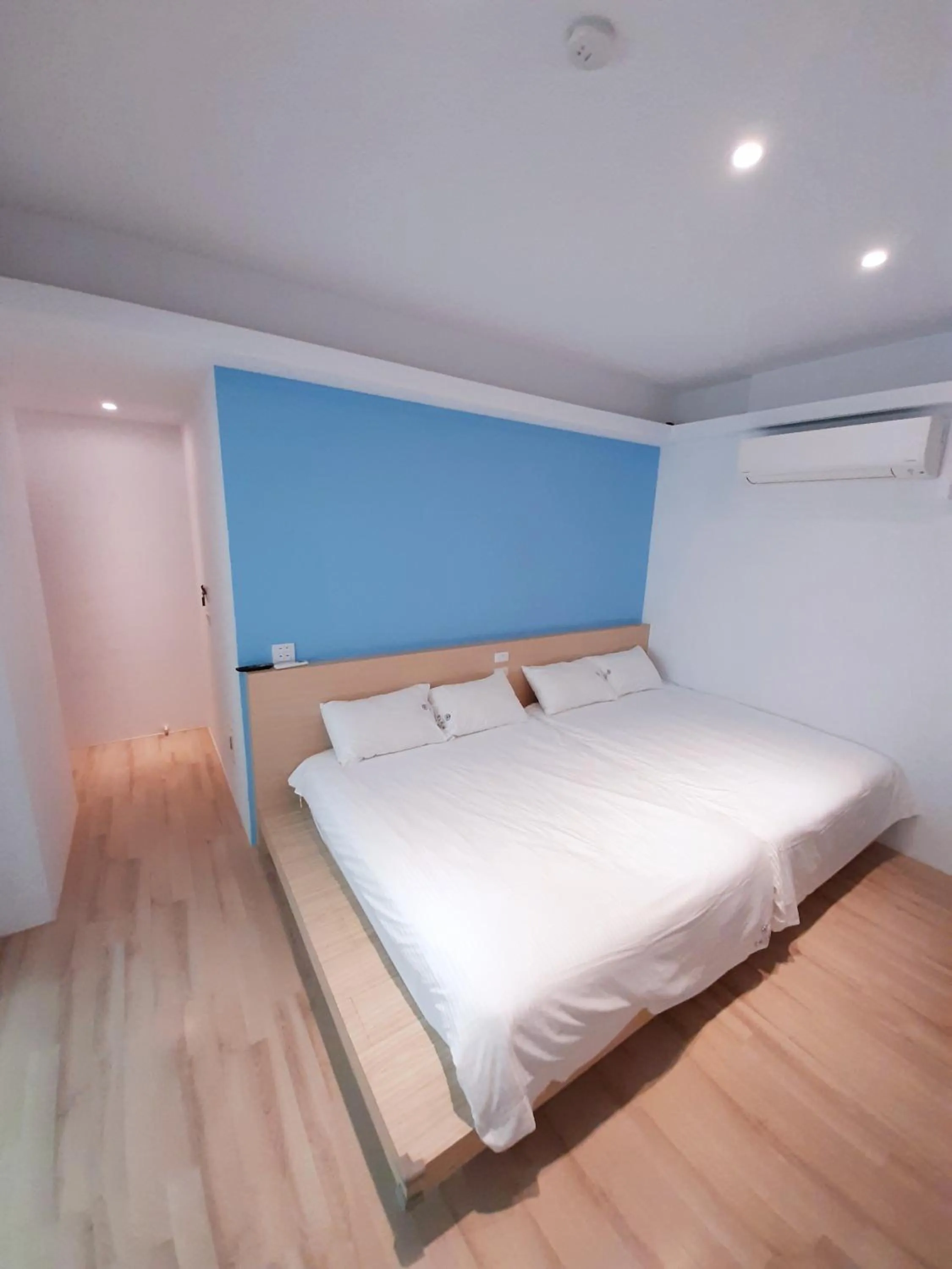 Bed in Love Travel Guest House