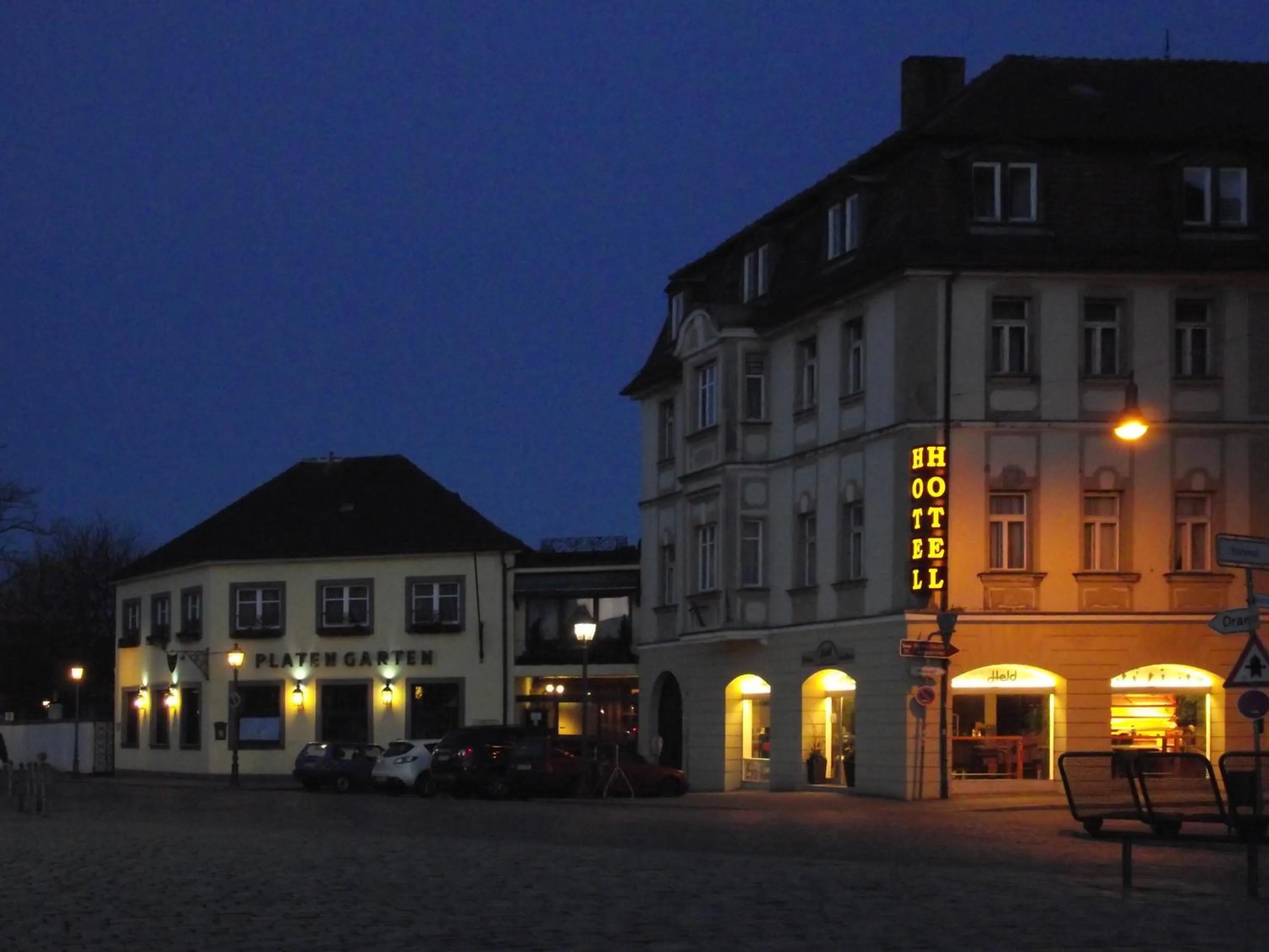 Property building in Der Platengarten