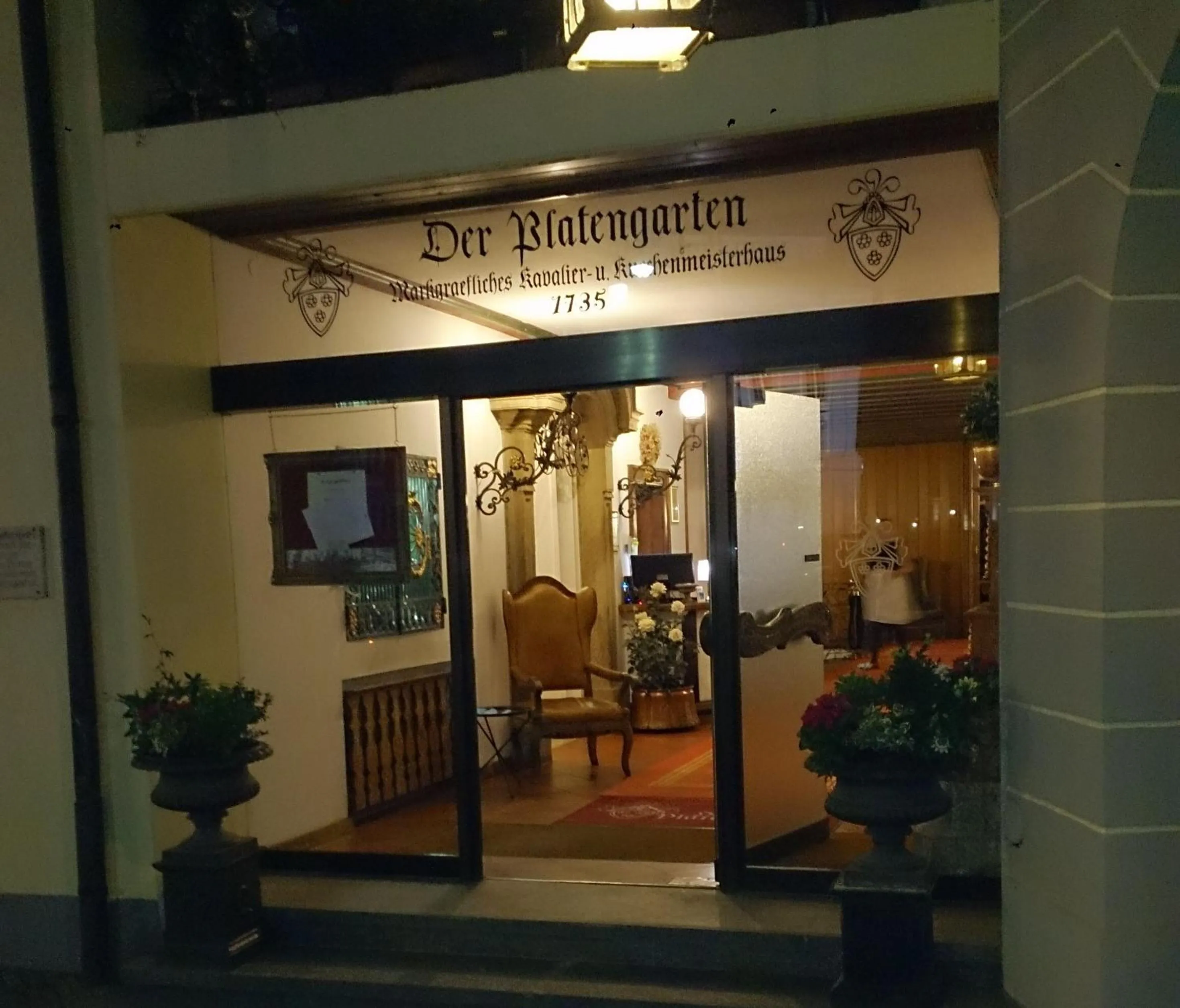 Property building in Der Platengarten