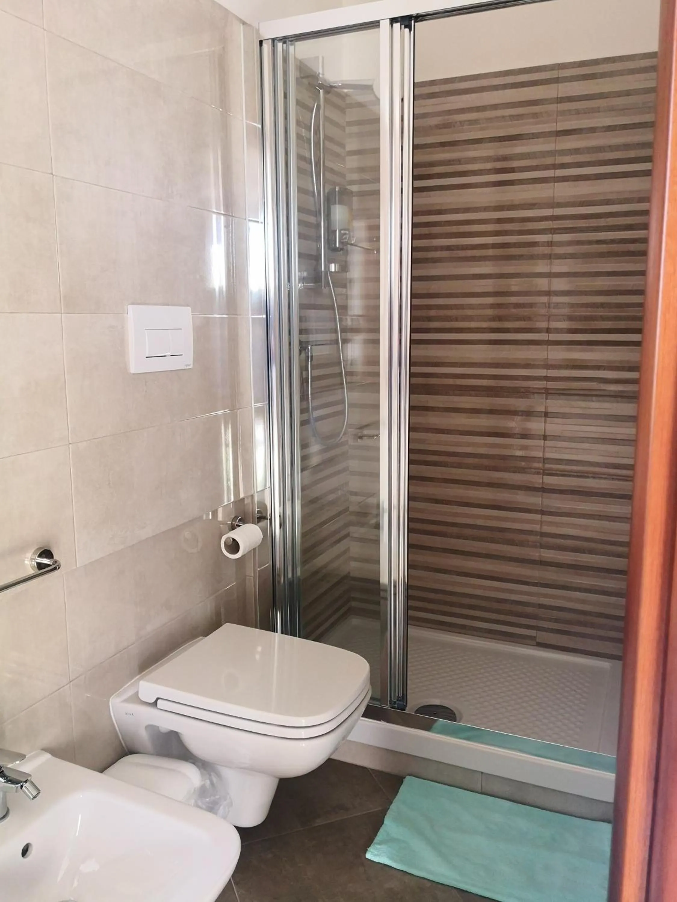 Shower in La Casetta