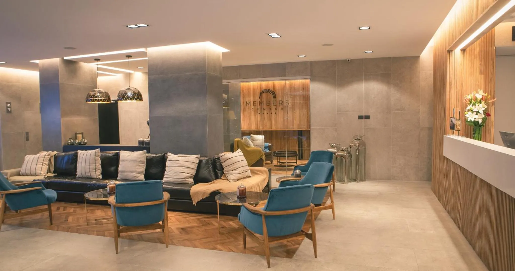 Property building in Park Royal City Buenos Aires