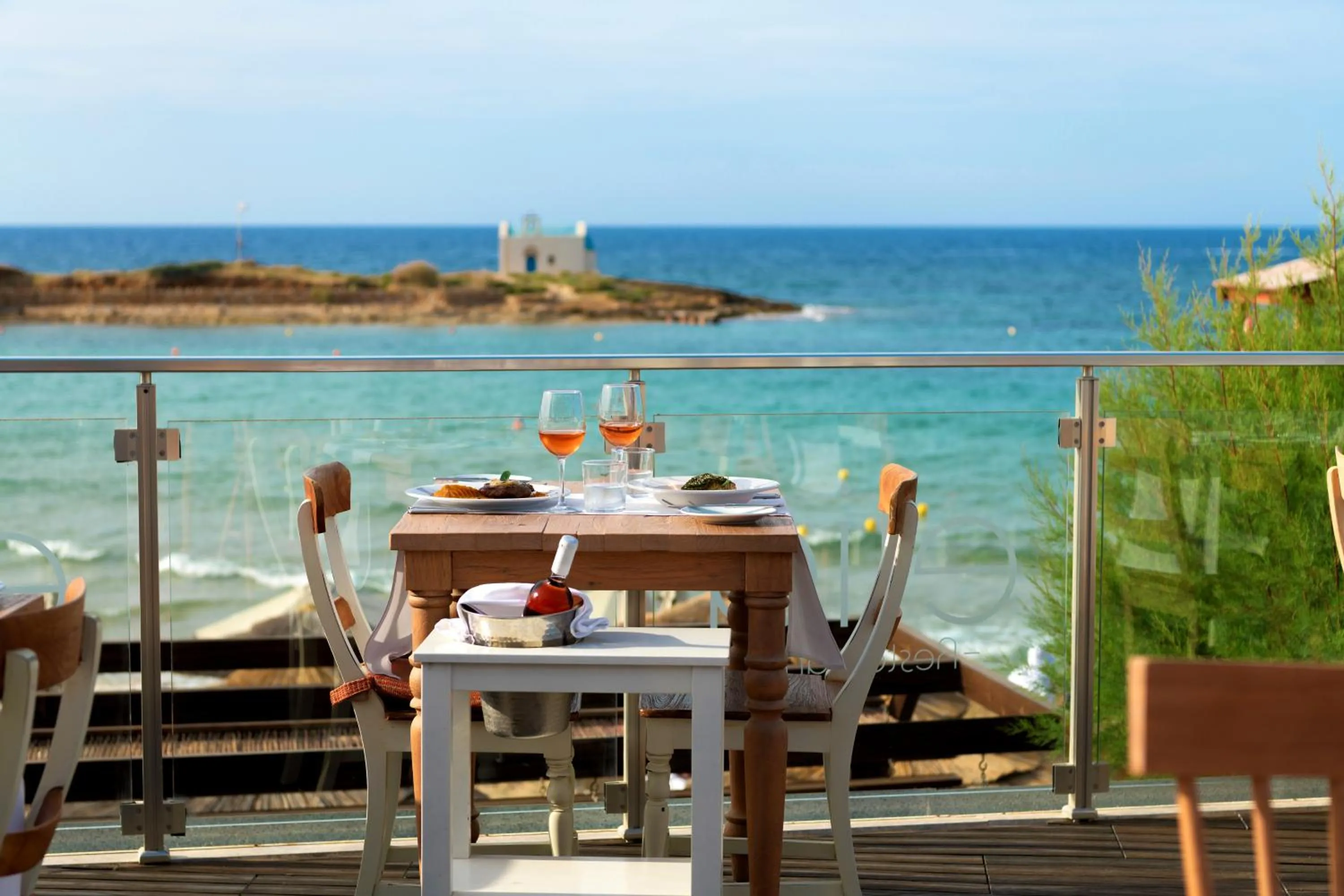 Restaurant/places to eat in High Beach Resort