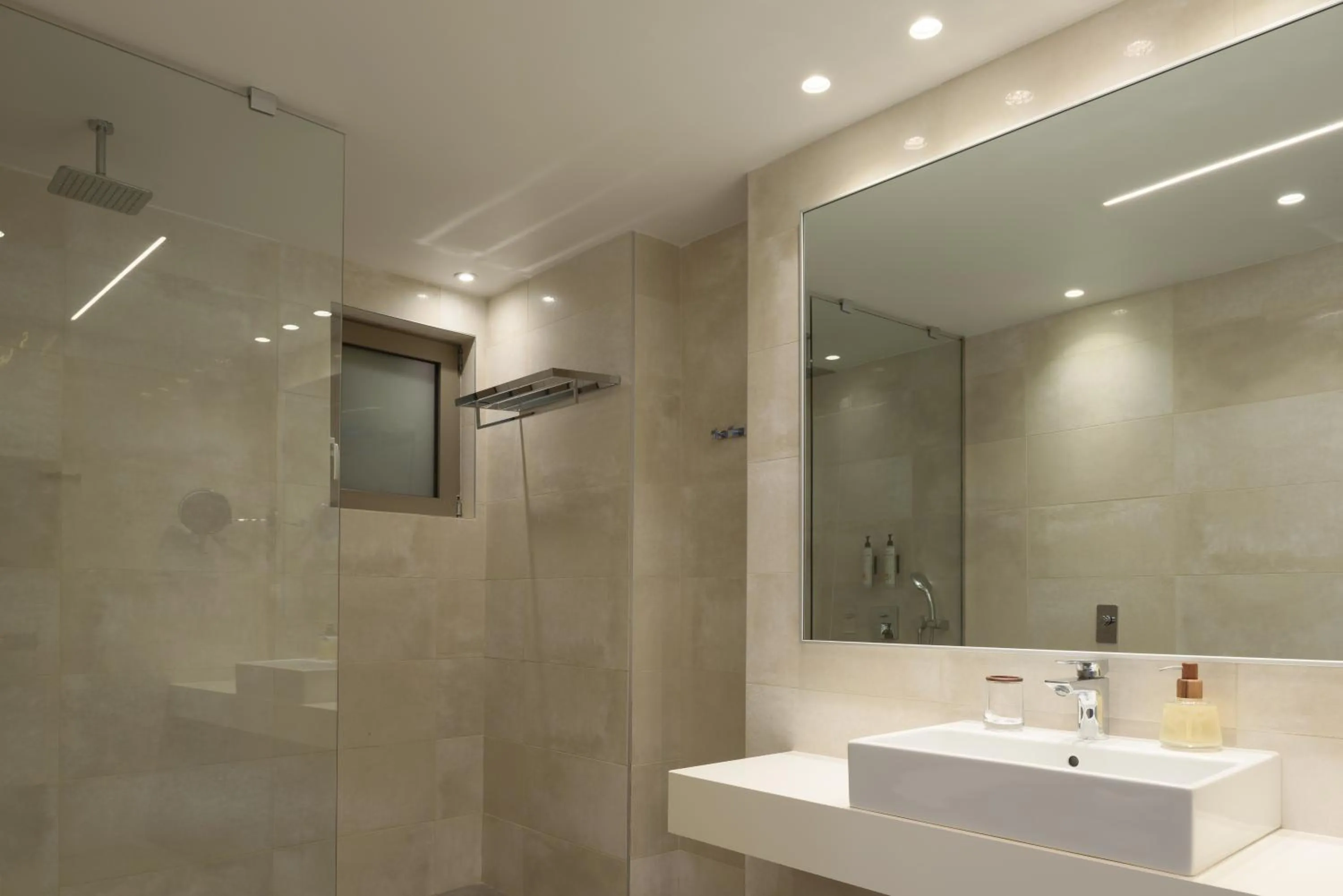 Shower in High Beach Resort