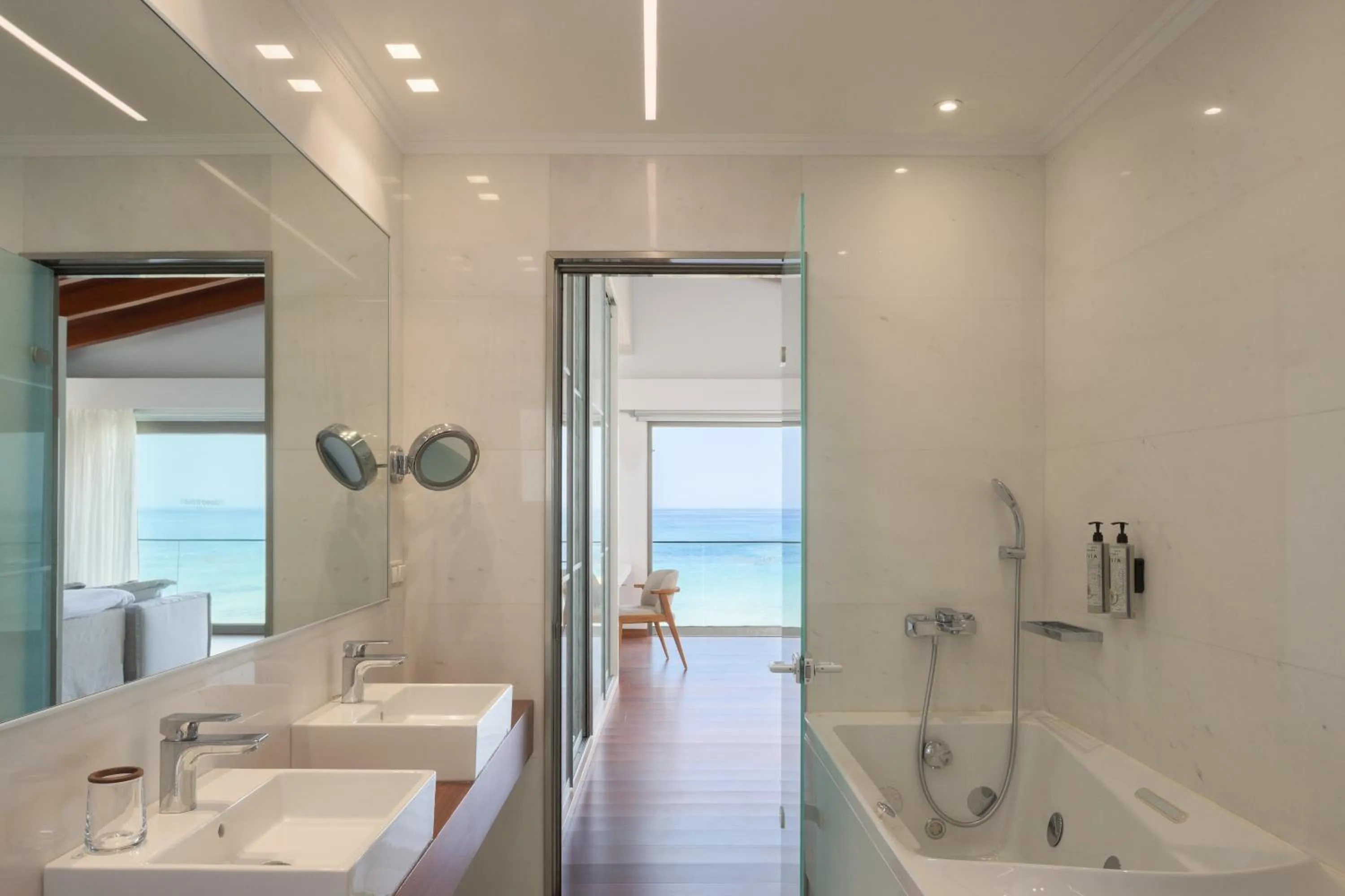 Bathroom in High Beach Resort