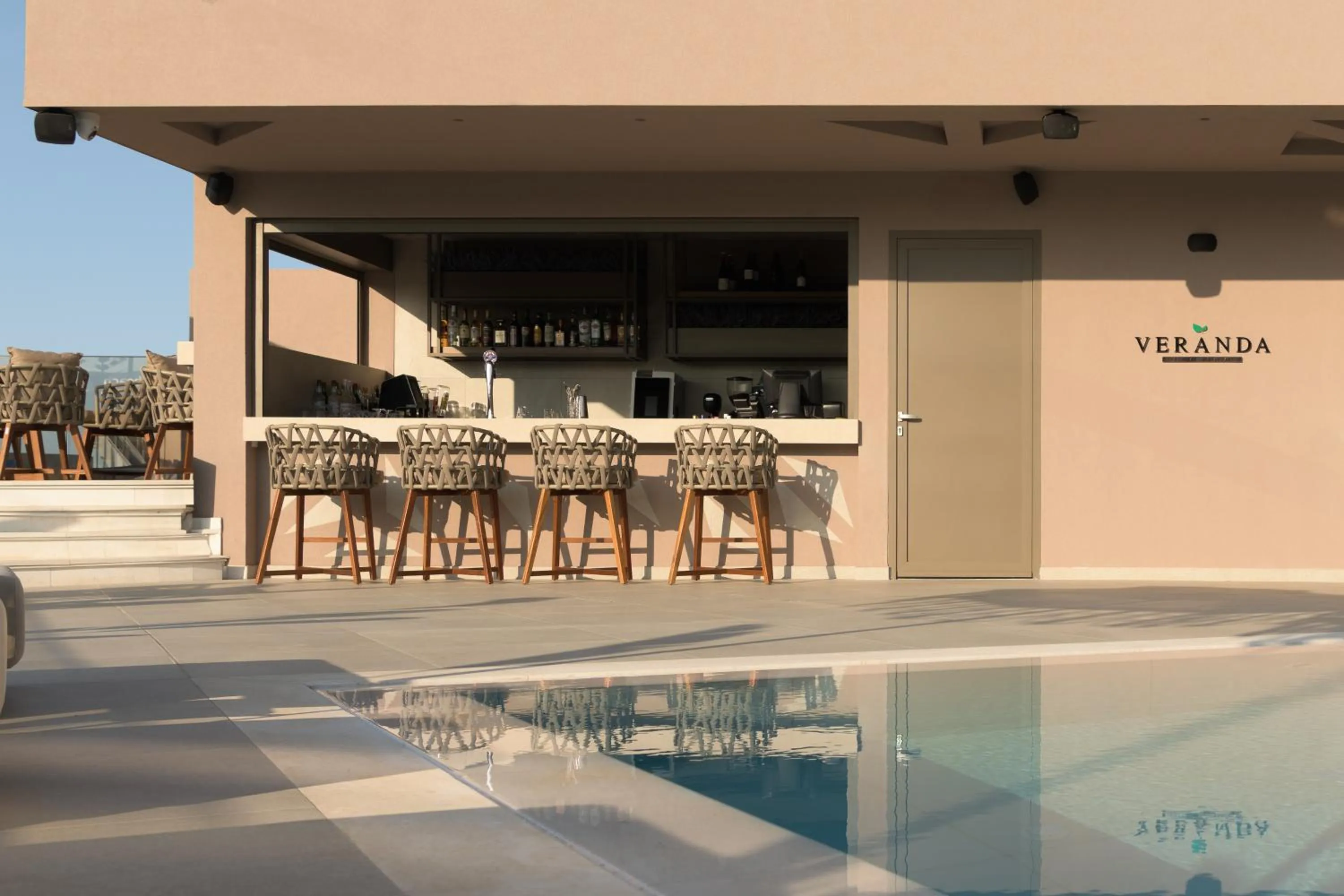 Lounge or bar in High Beach Resort