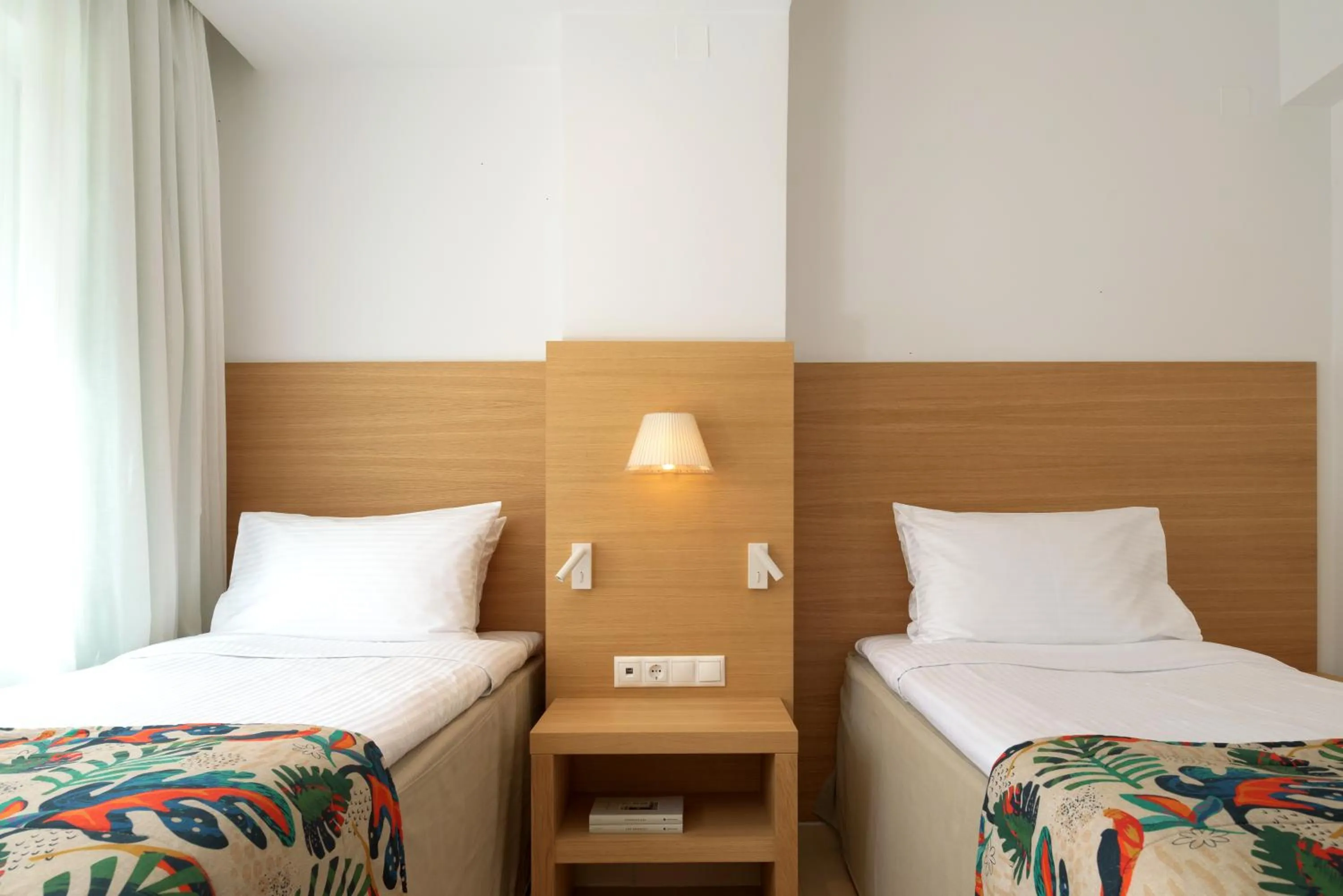 Photo of the whole room, Bed in High Beach Resort