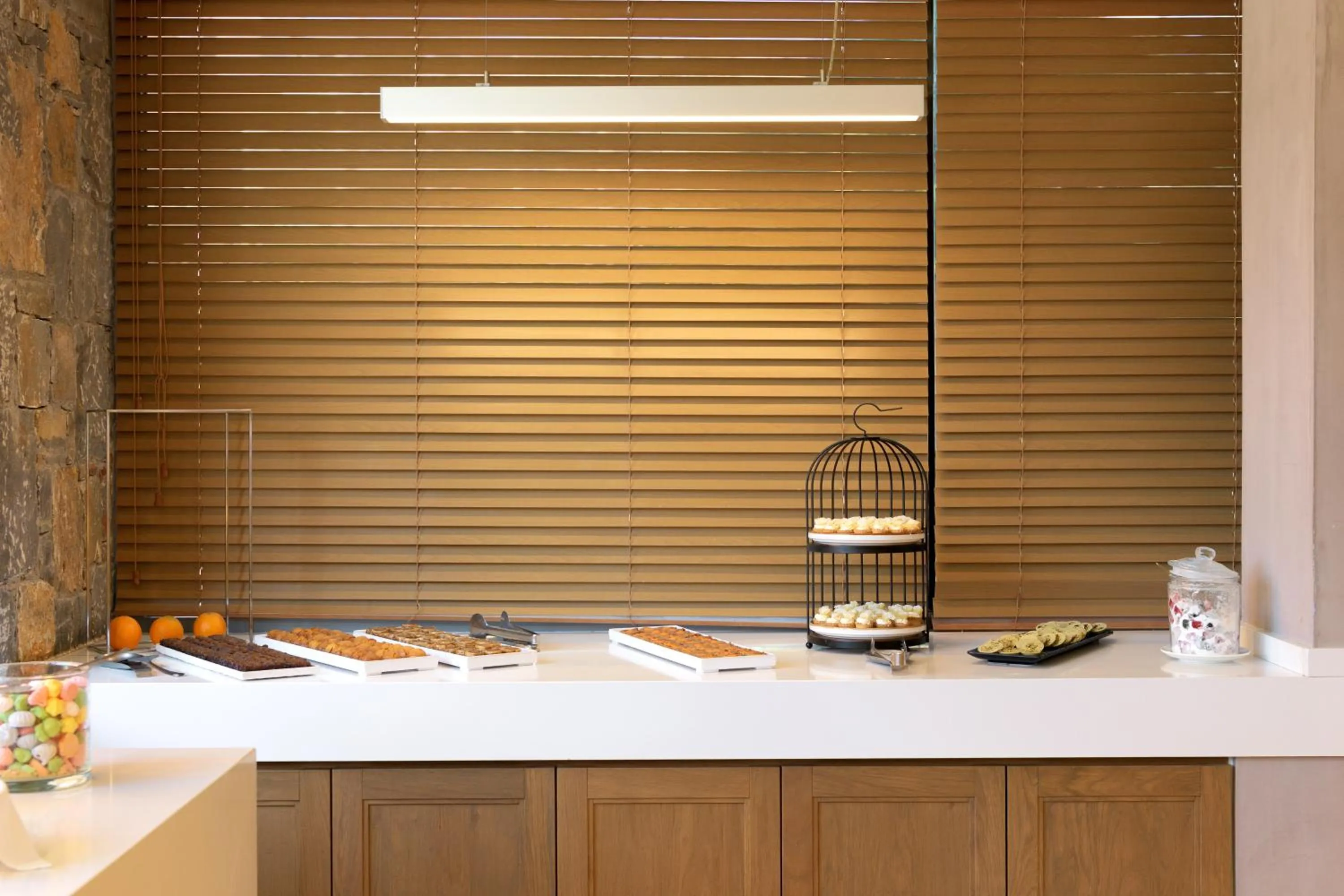 Restaurant/places to eat in High Beach Resort