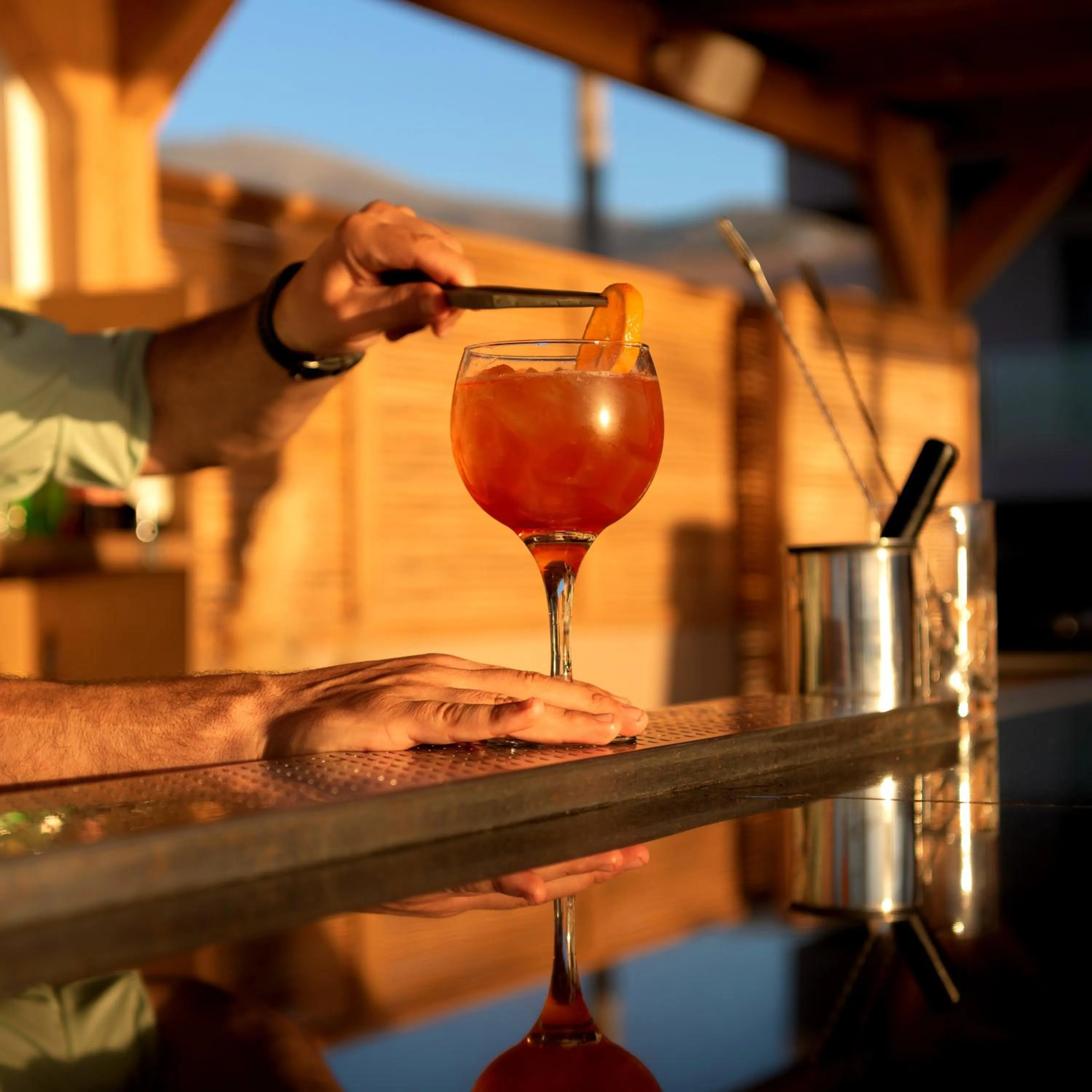 Lounge or bar in High Beach Resort