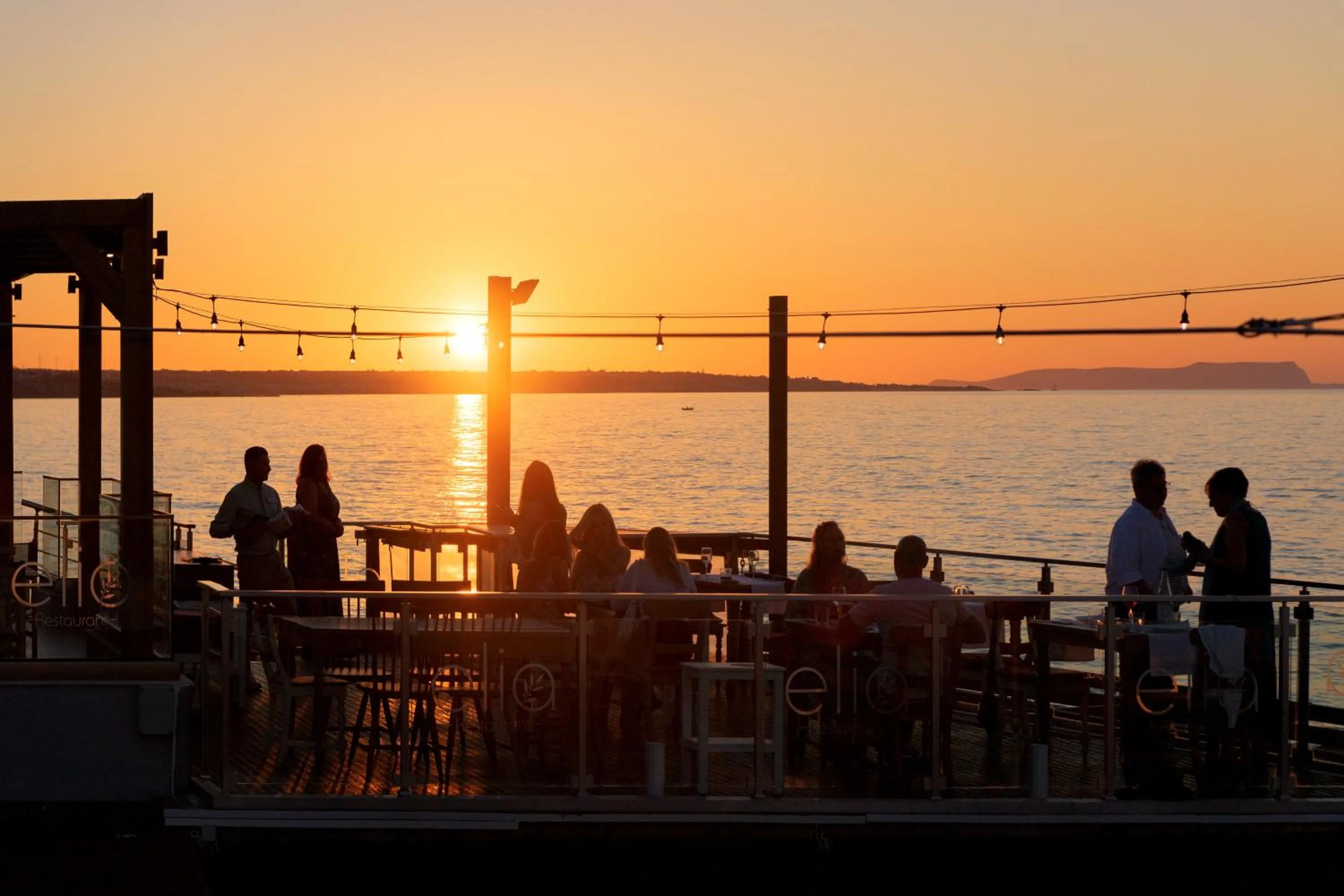 Restaurant/places to eat in High Beach Resort