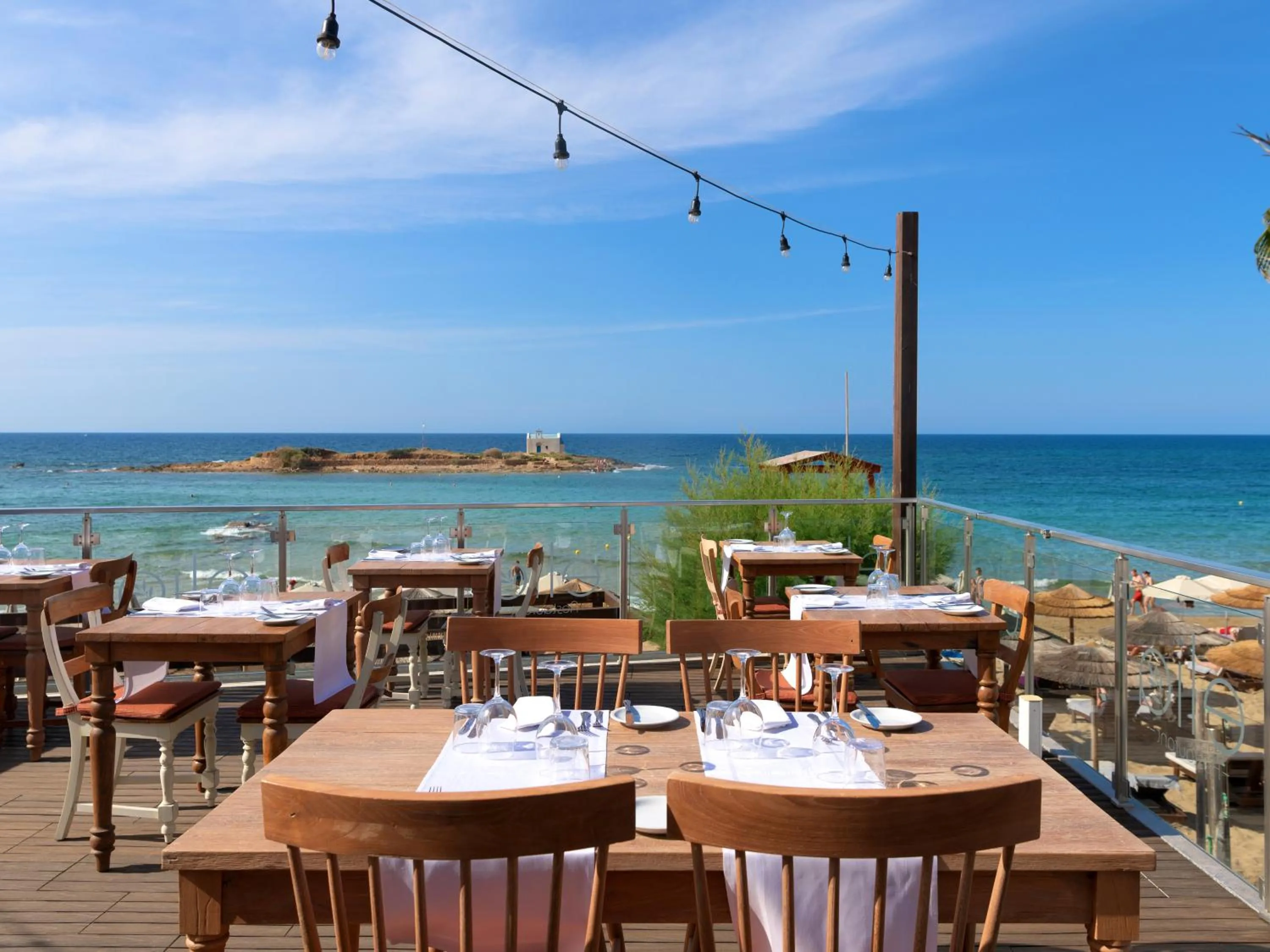 Restaurant/places to eat in High Beach Resort