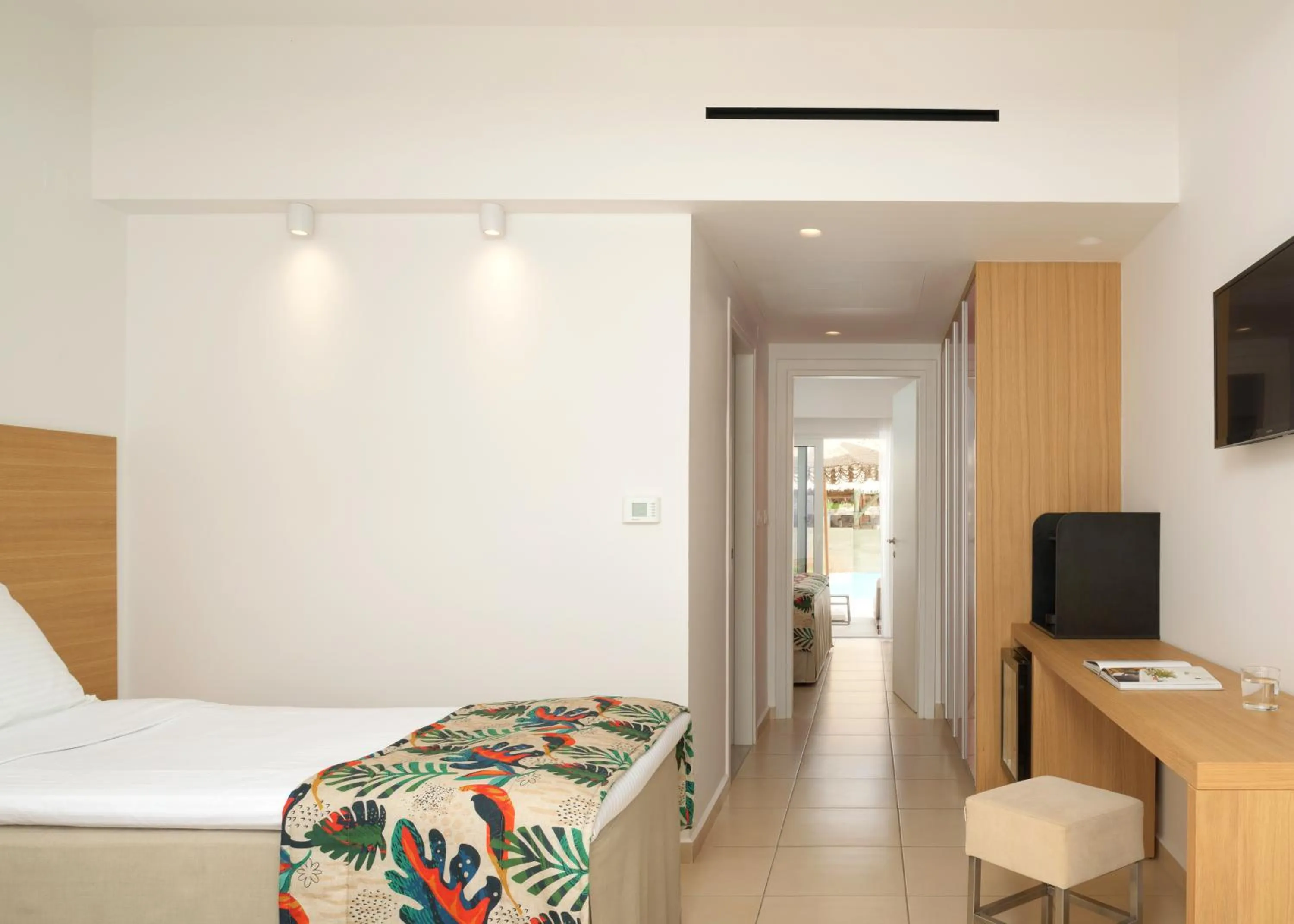 Photo of the whole room, Bed in High Beach Resort