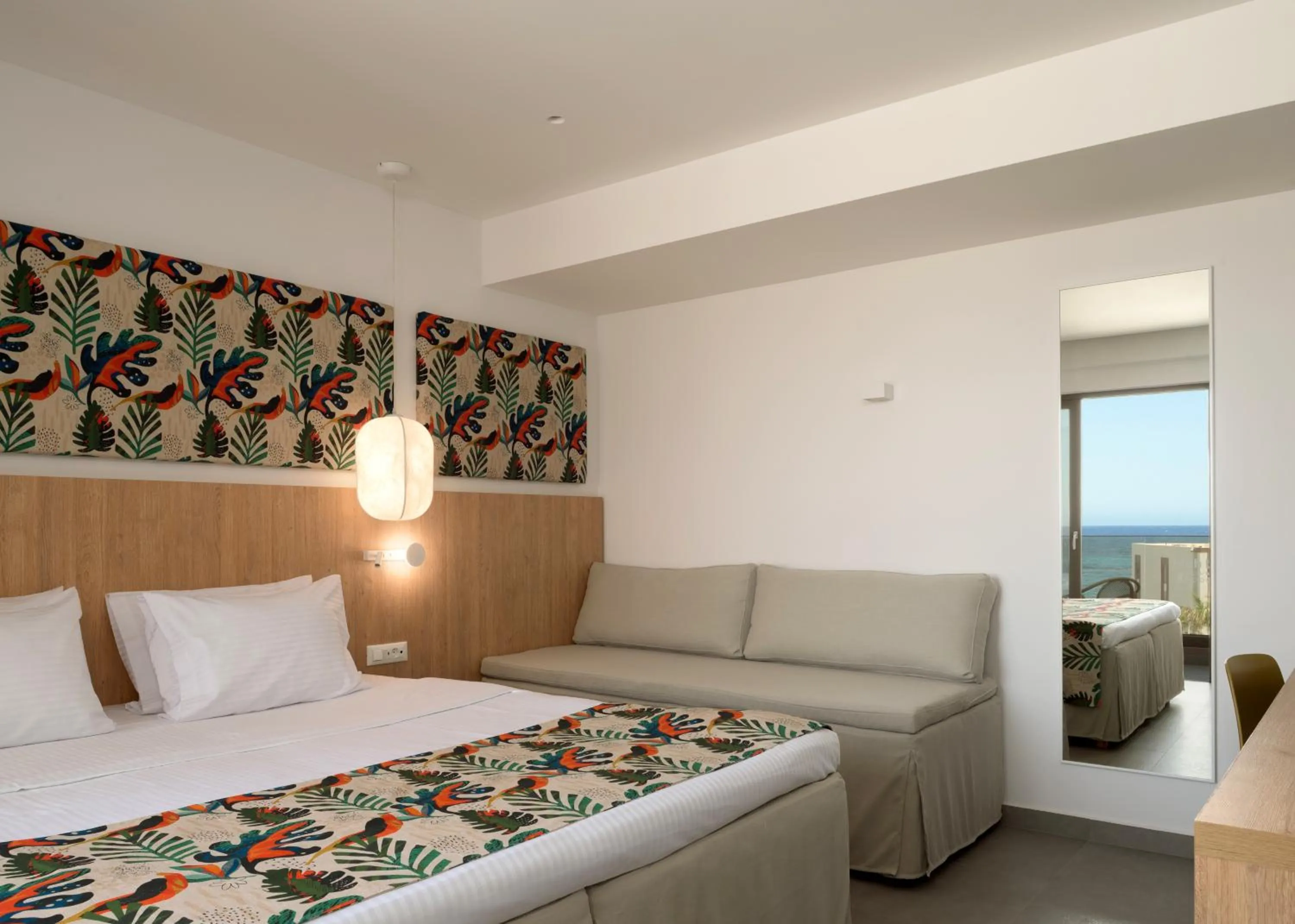 Photo of the whole room, Bed in High Beach Resort