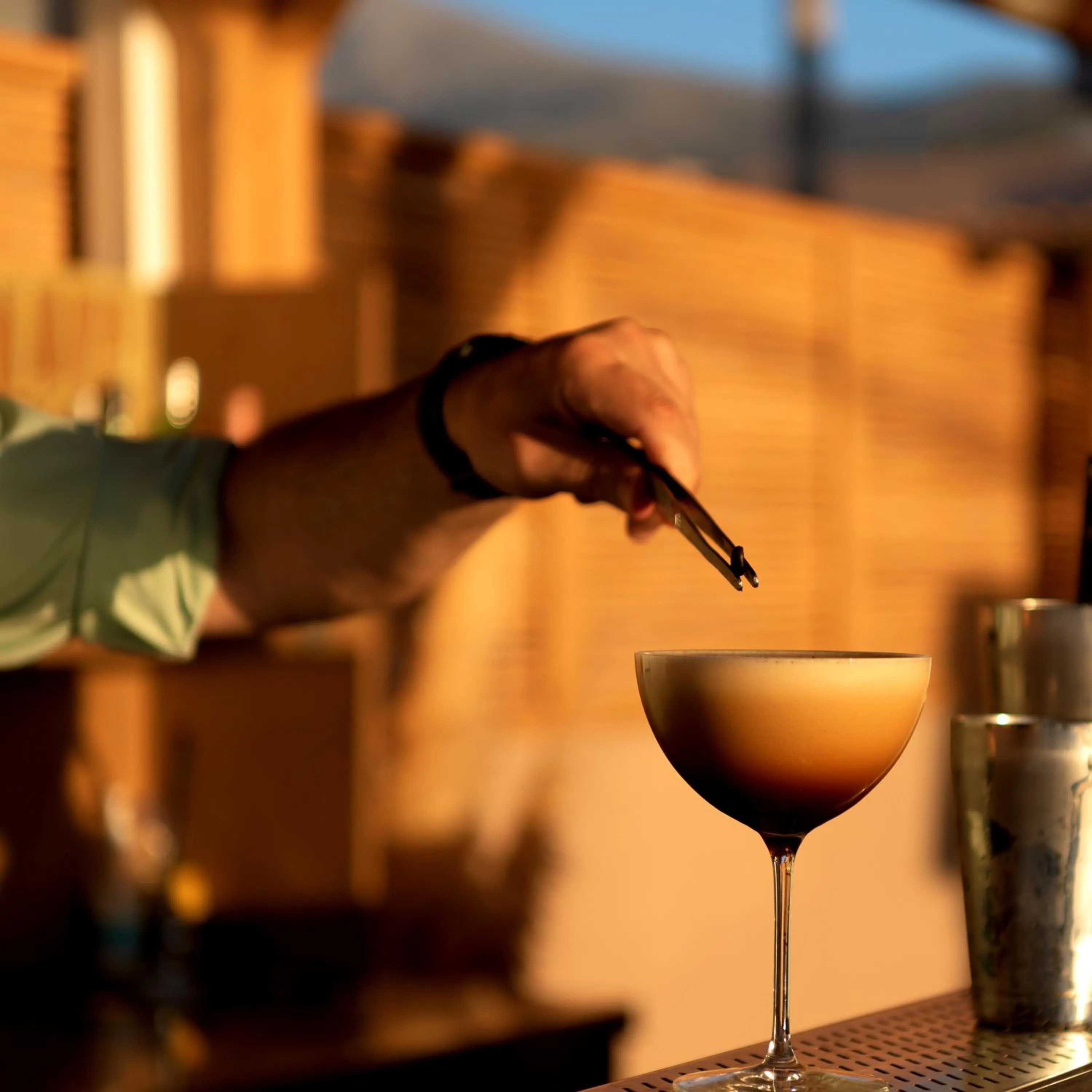 Lounge or bar in High Beach Resort