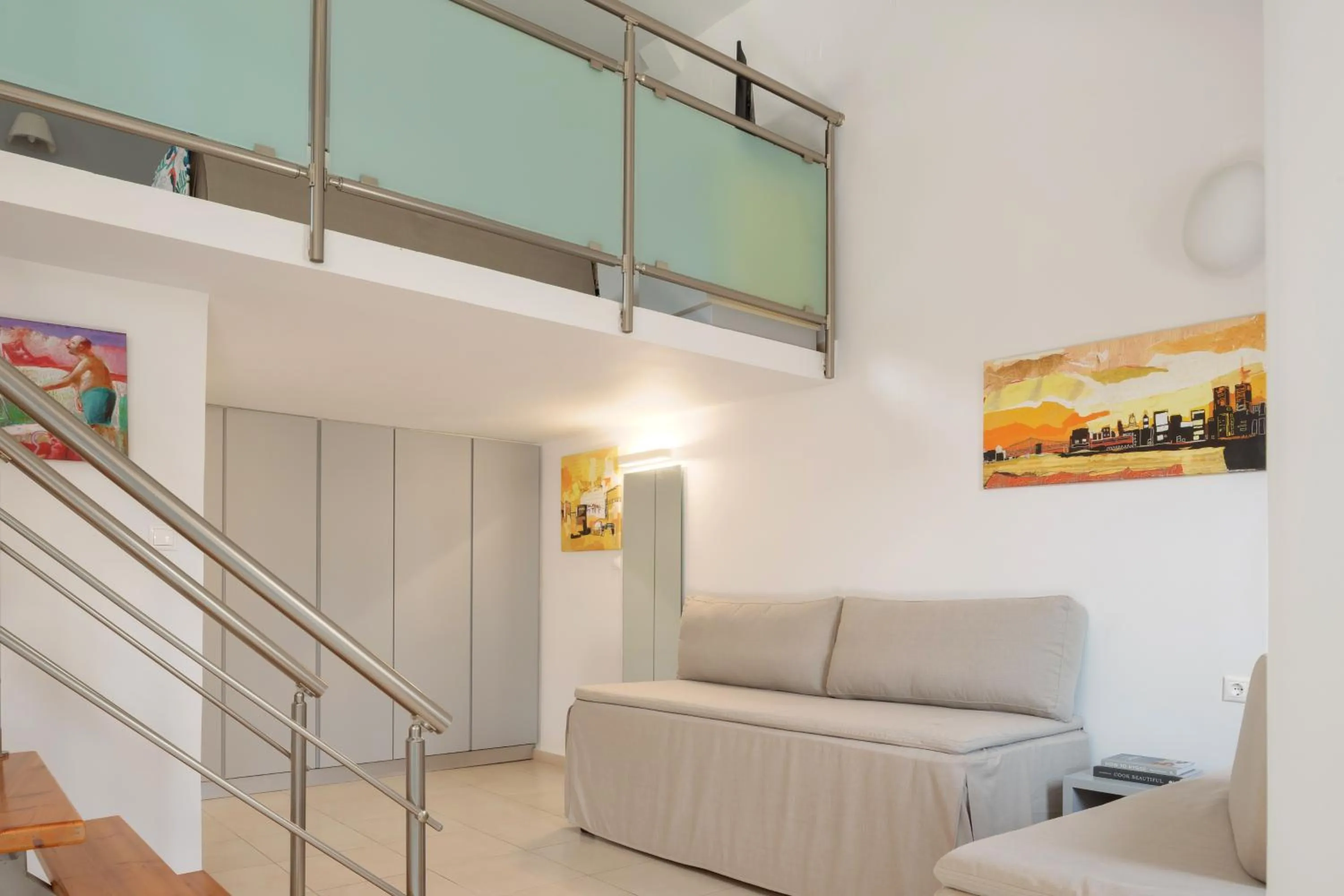 Photo of the whole room in High Beach Resort