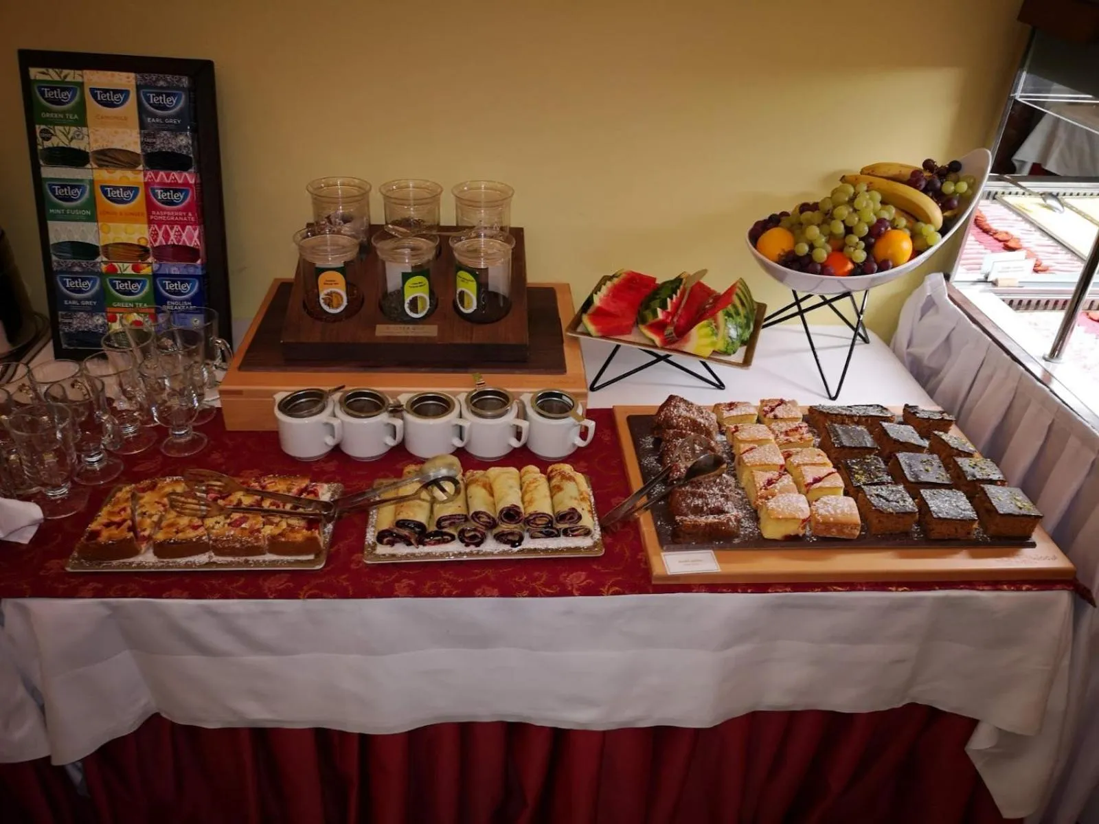 Breakfast in Château Liblice