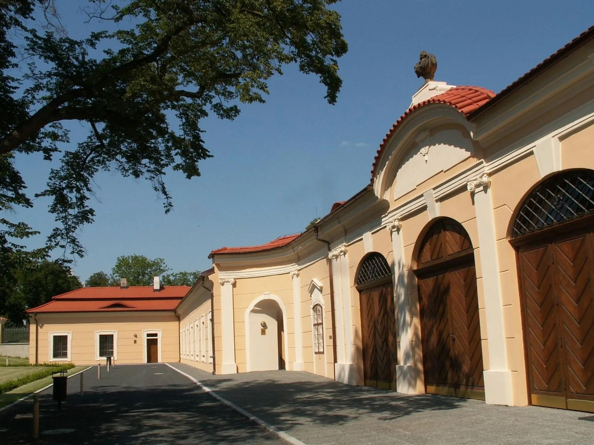 Area and facilities in Château Liblice
