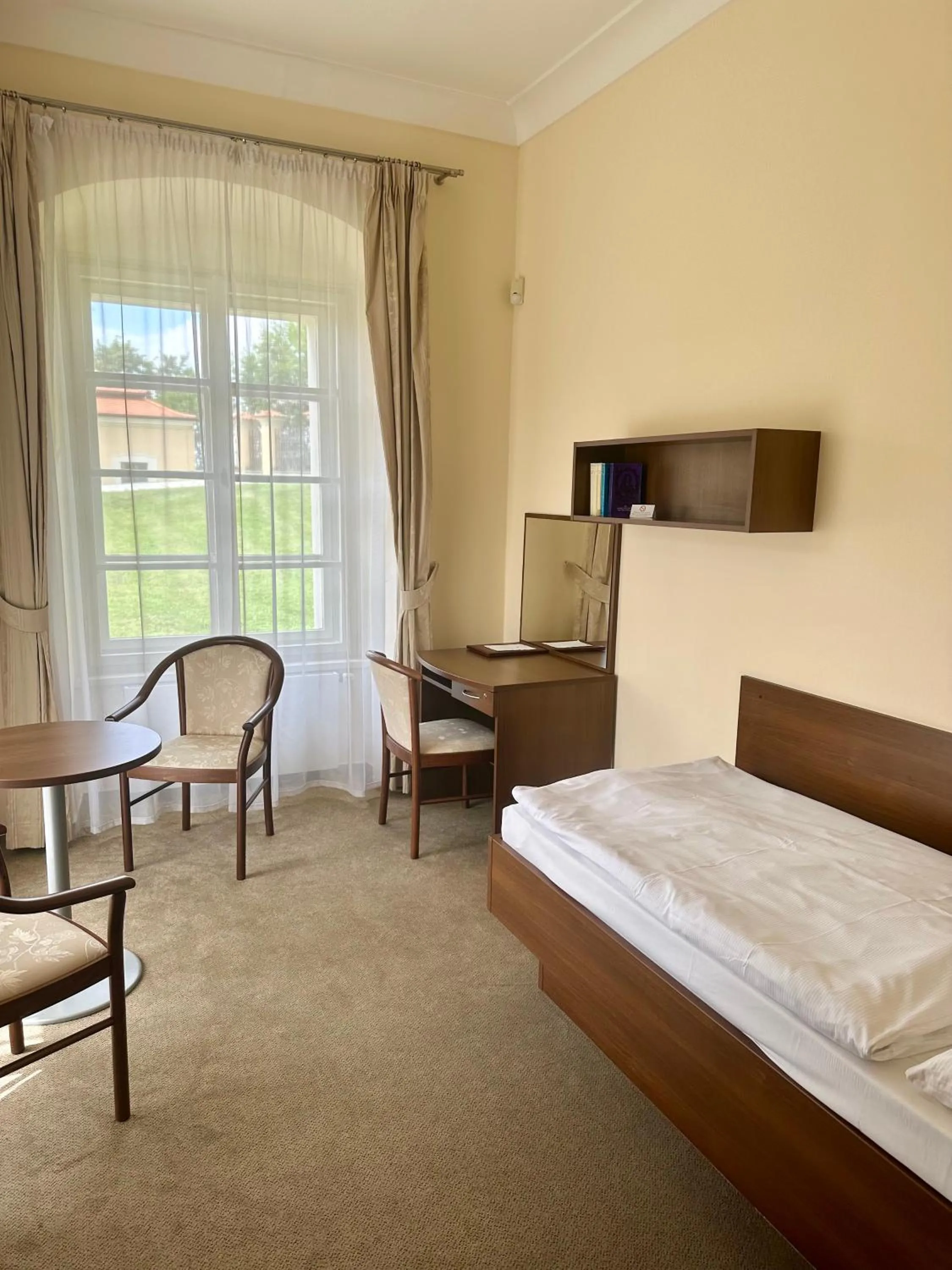 Bed in Château Liblice