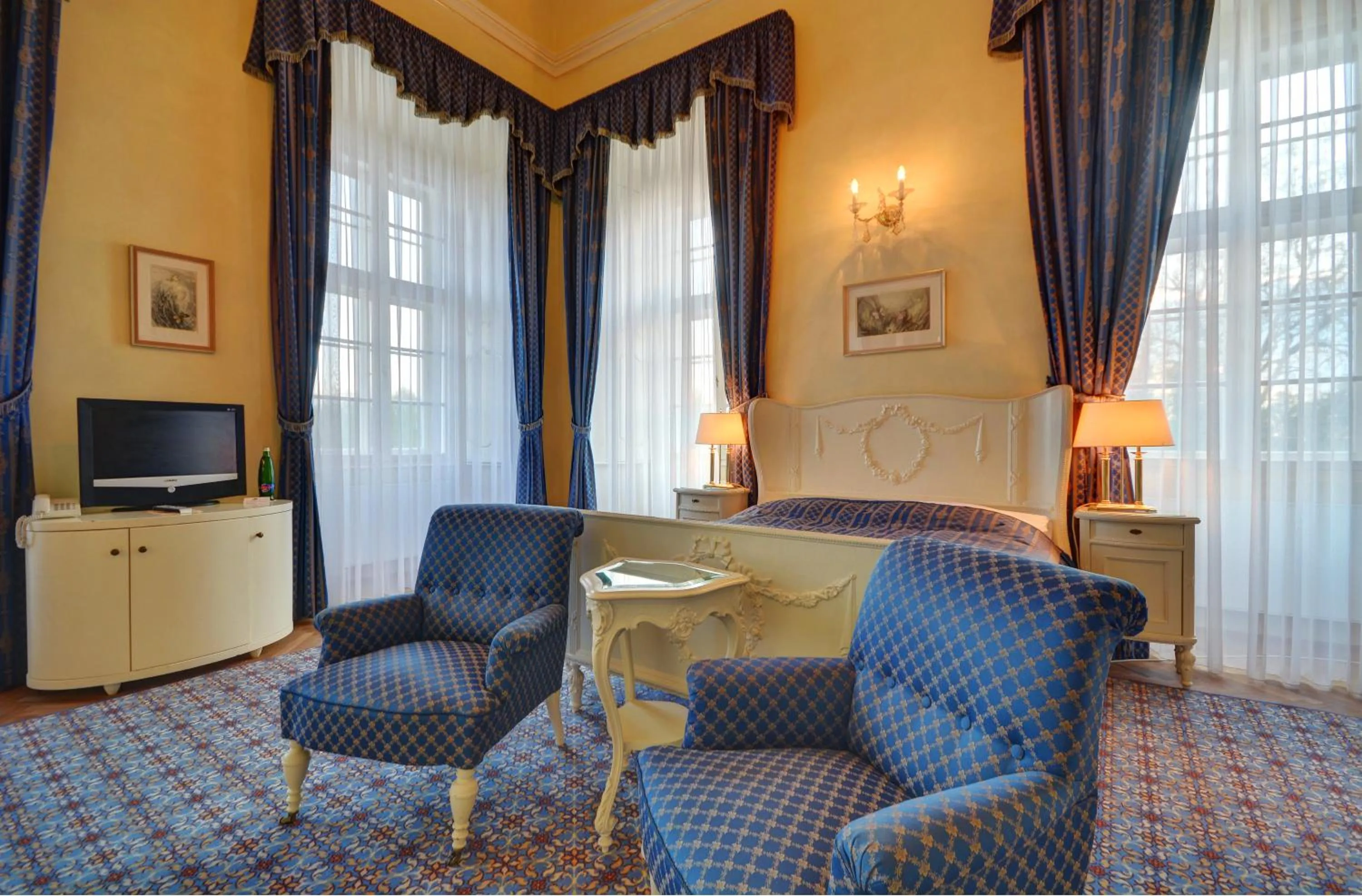 Seating area in Château Liblice