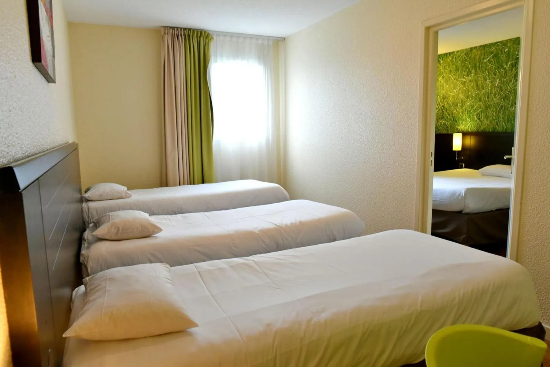 Photo of the whole room, Bed in Hôtel Inn Chambéry