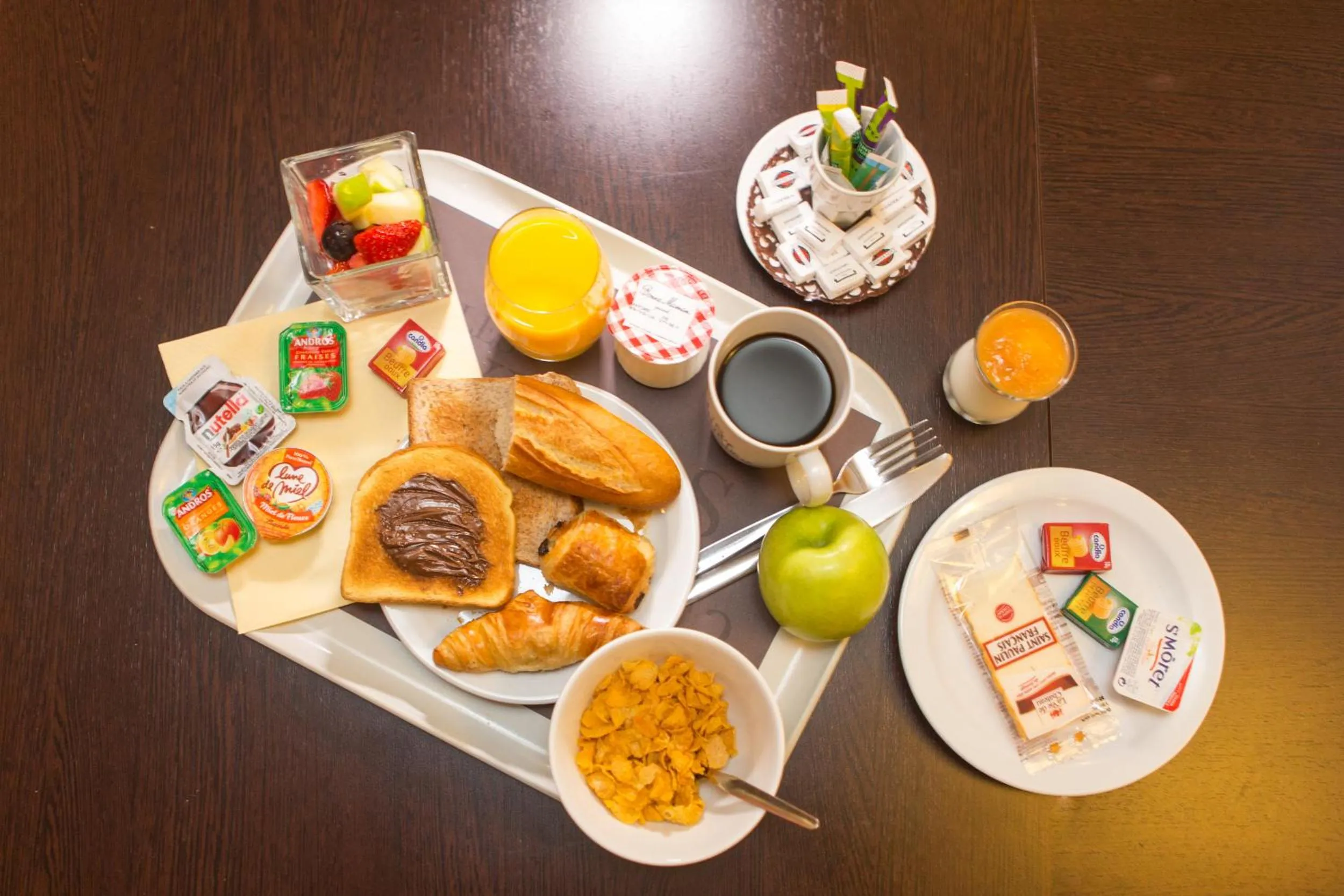 Continental breakfast in Hôtel Inn Chambéry