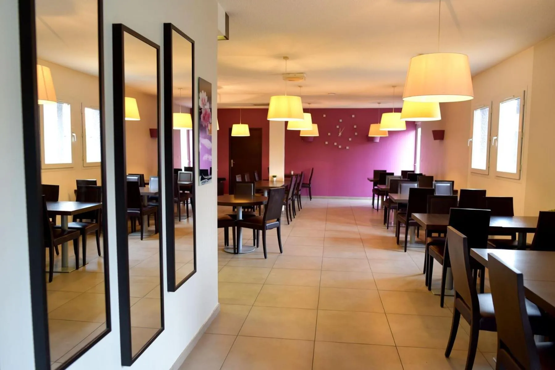 Restaurant/places to eat in Hôtel Inn Chambéry