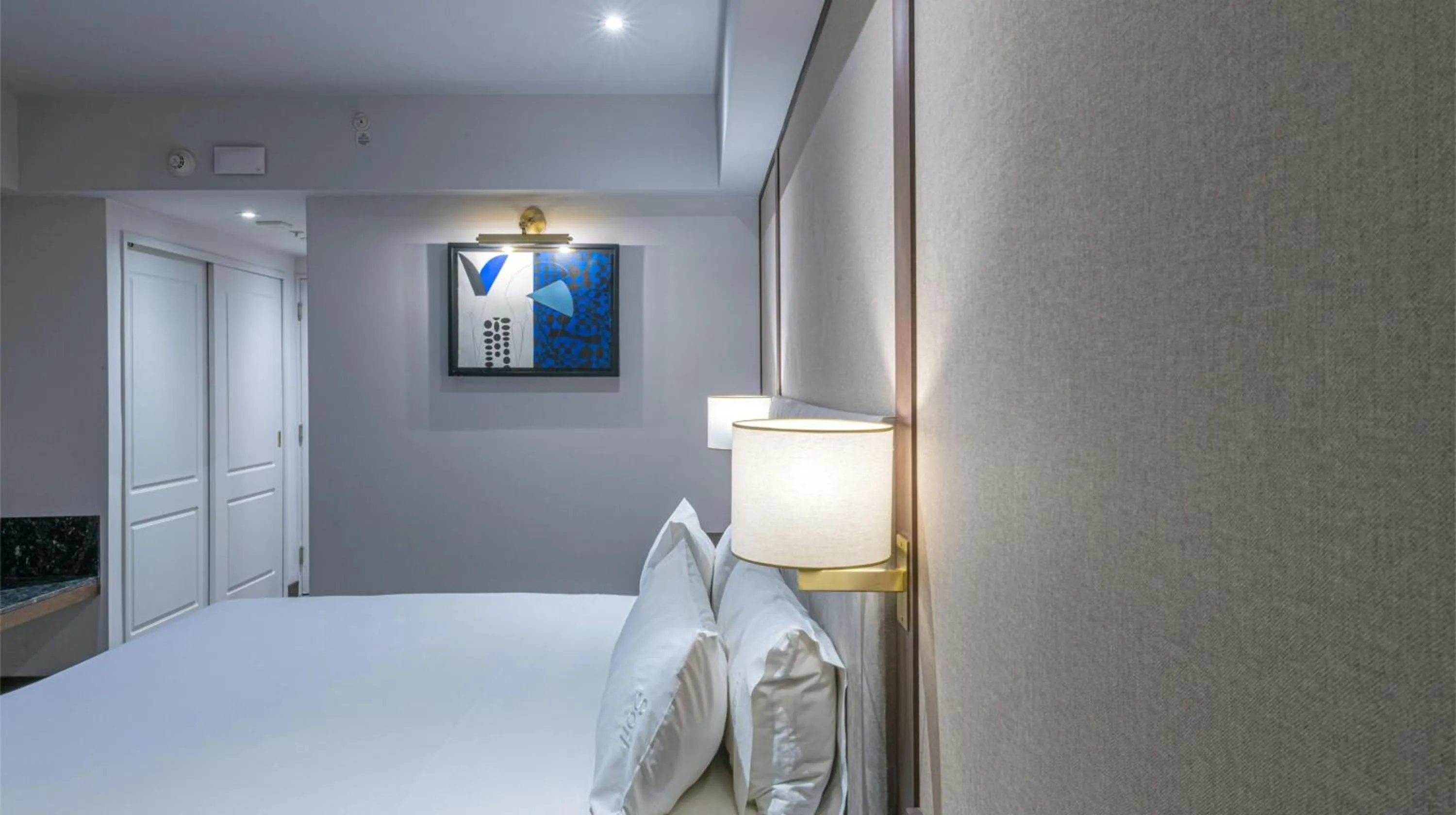 Photo of the whole room, Bed in Holiday Inn Cordoba by IHG