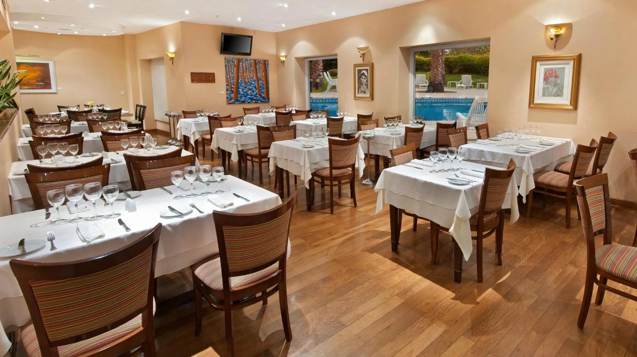 Restaurant/places to eat in Holiday Inn Cordoba by IHG