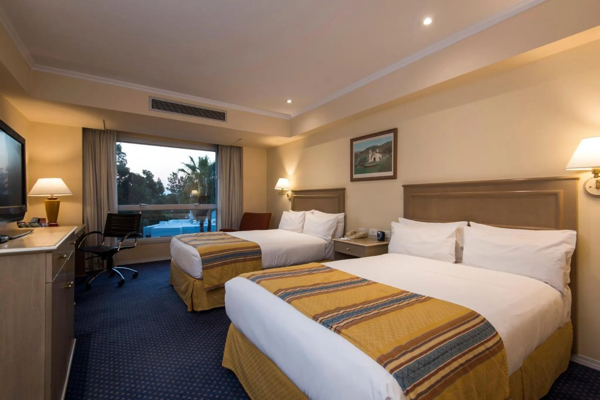 Photo of the whole room, Bed in Holiday Inn Cordoba by IHG