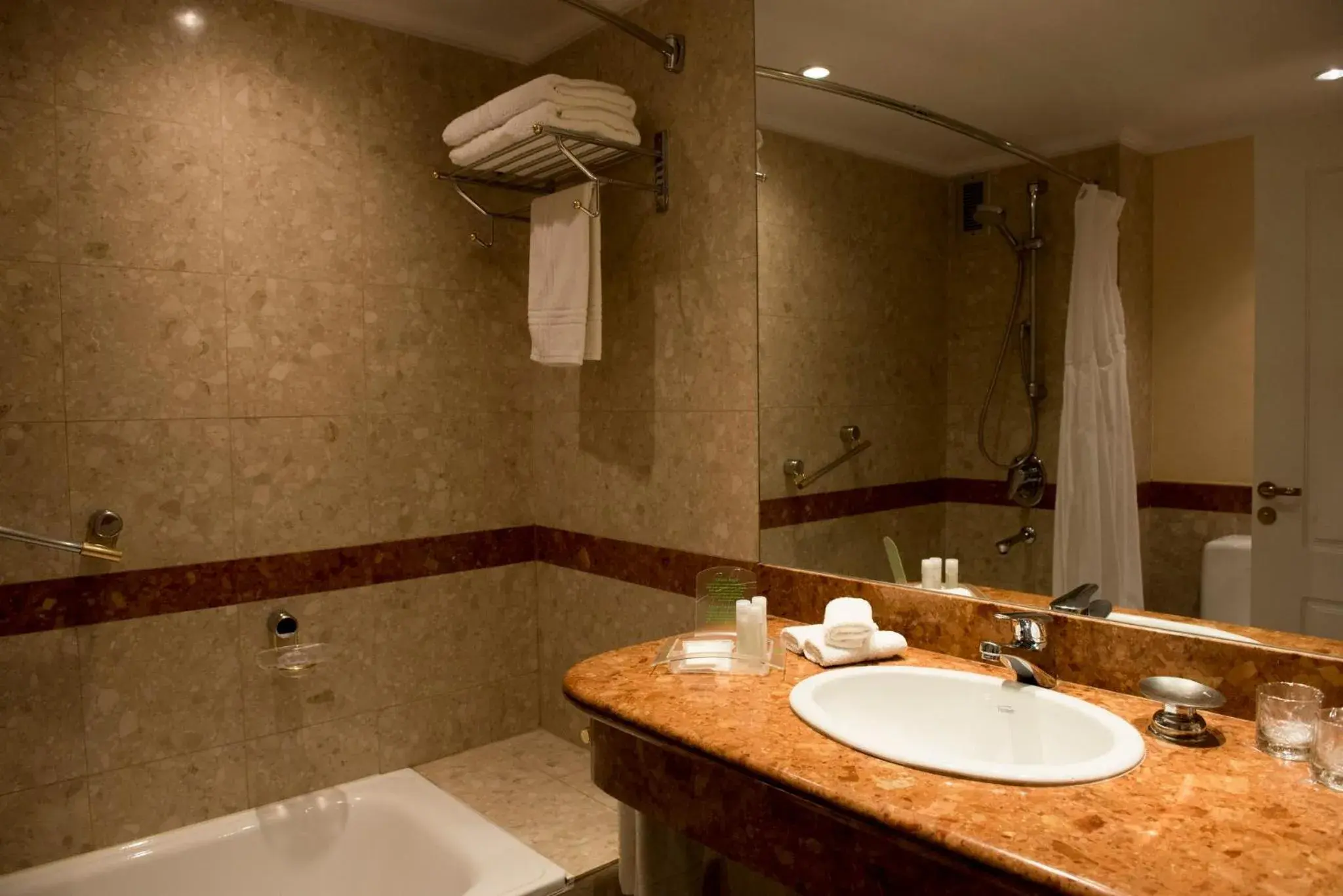 Double Room with Sofa Bed in Holiday Inn Cordoba by IHG Double Room with Sofa Bed in Holiday Inn Cordoba by IHG