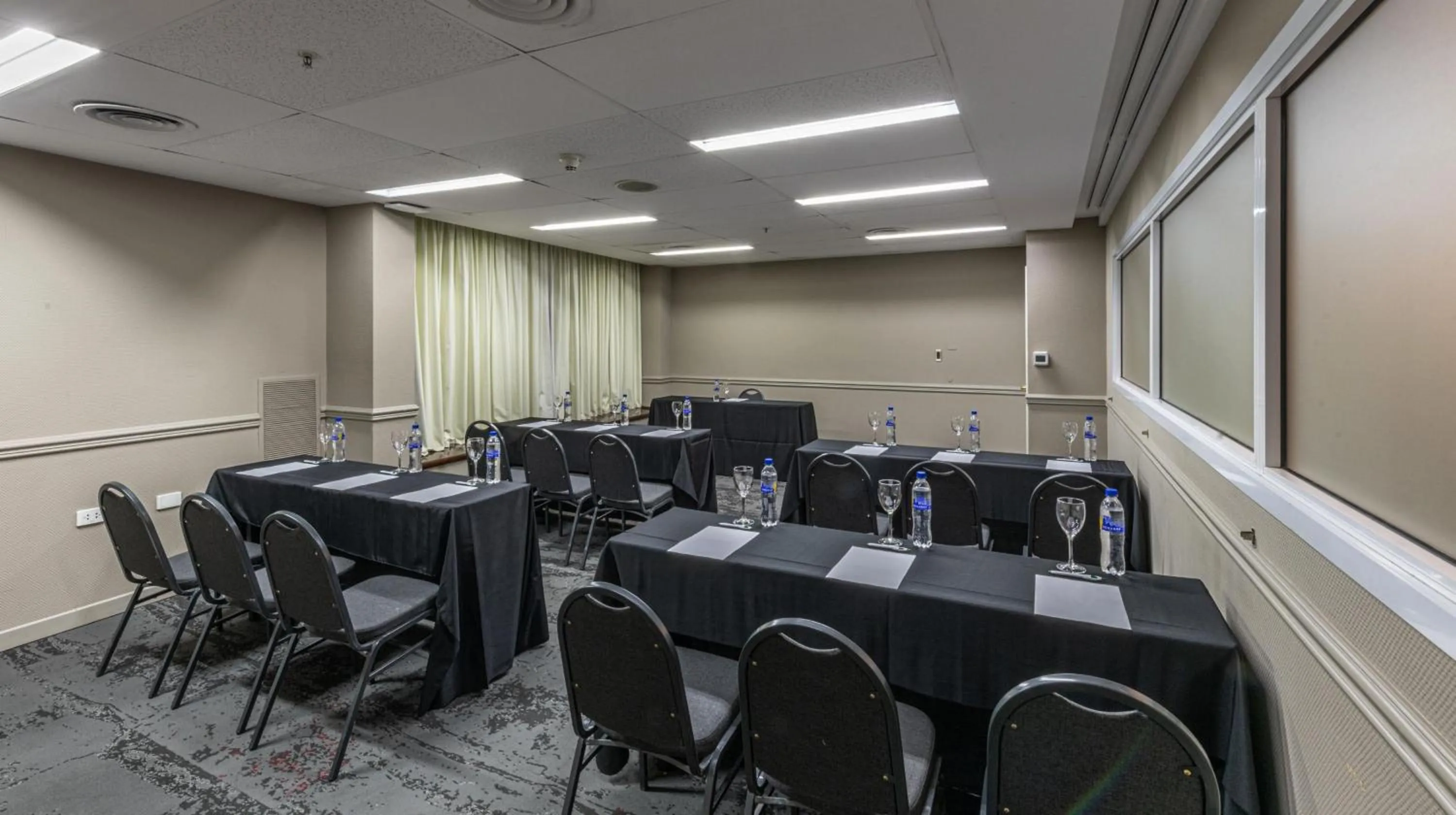 Meeting/conference room in Holiday Inn Cordoba by IHG