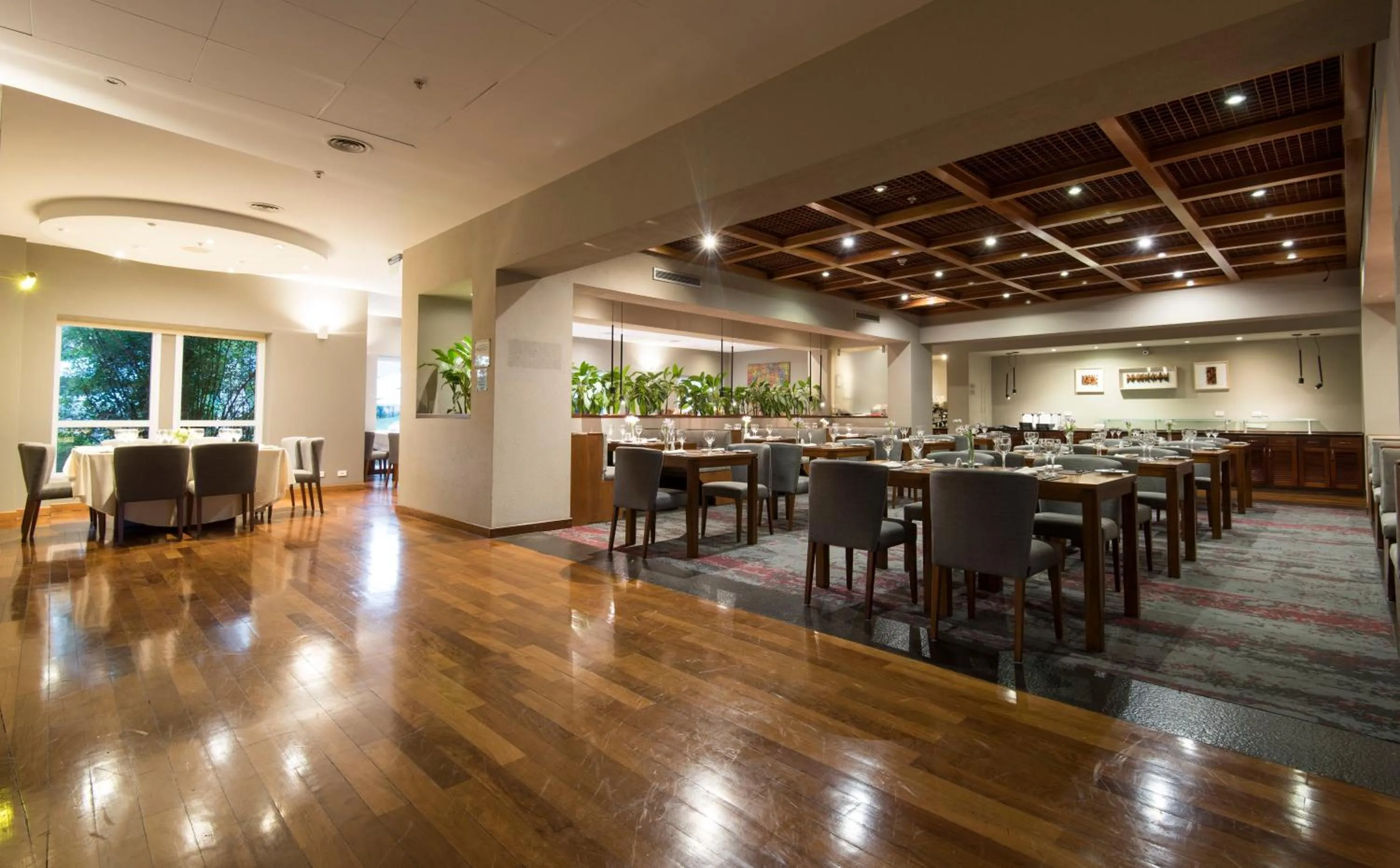 Restaurant/places to eat in Holiday Inn Cordoba by IHG