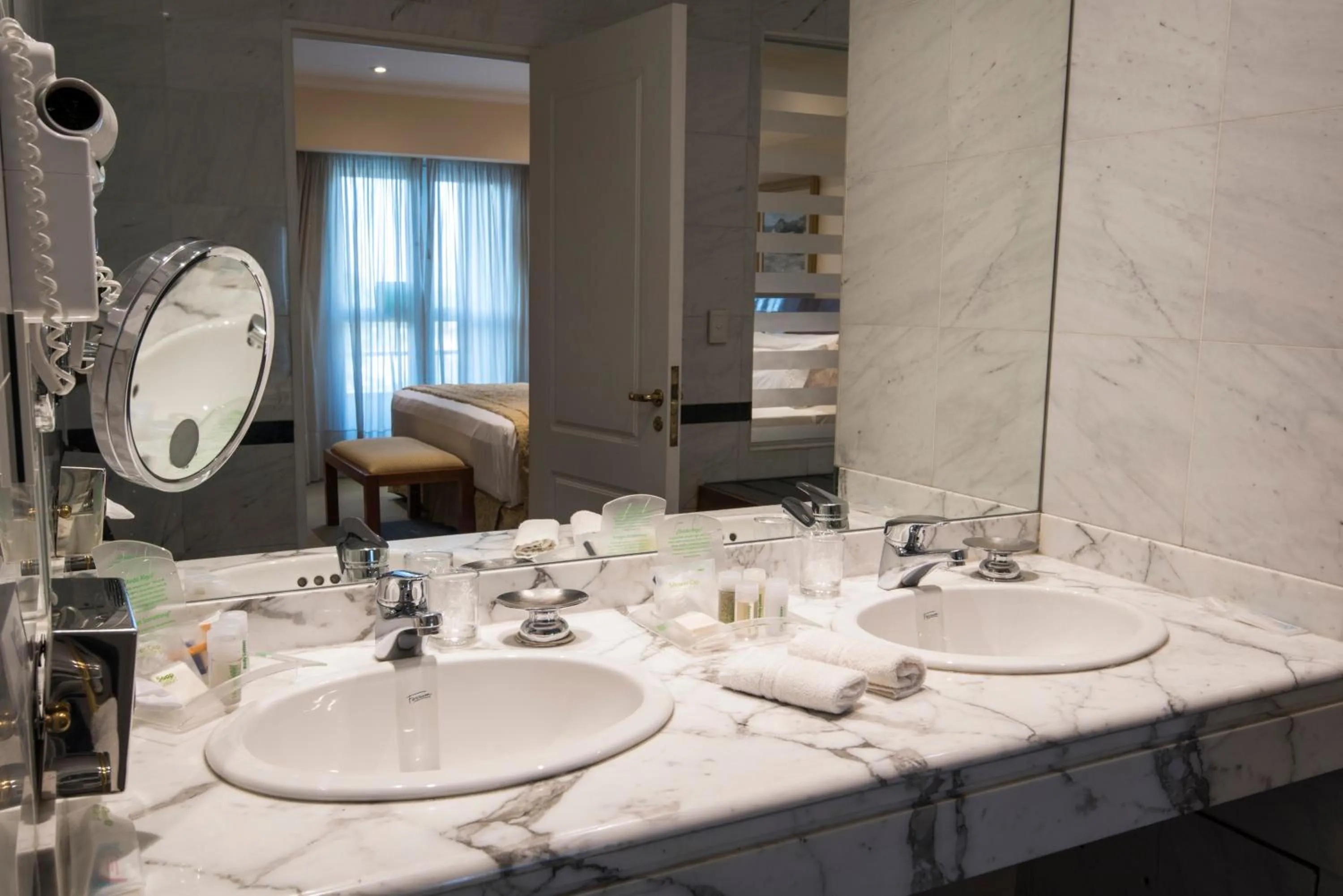 Bedroom in Holiday Inn Cordoba by IHG